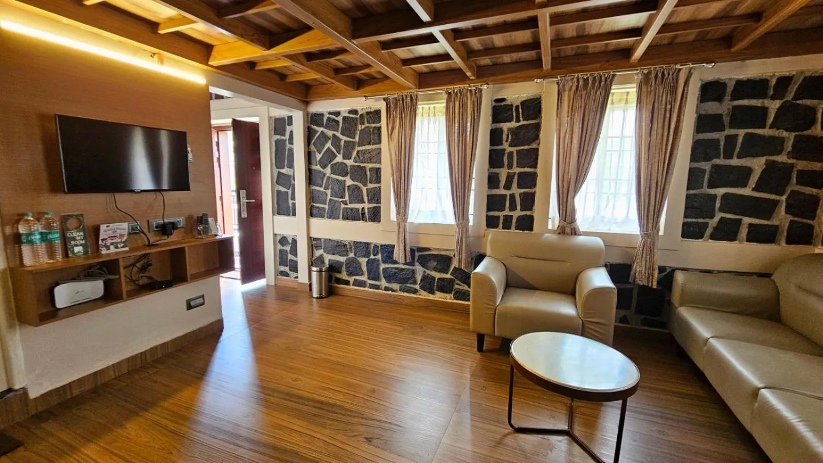 TV and multimedia in Le Yercaud