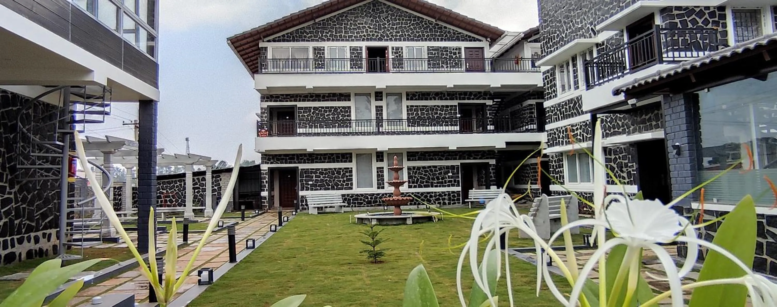 Garden view in Le Yercaud