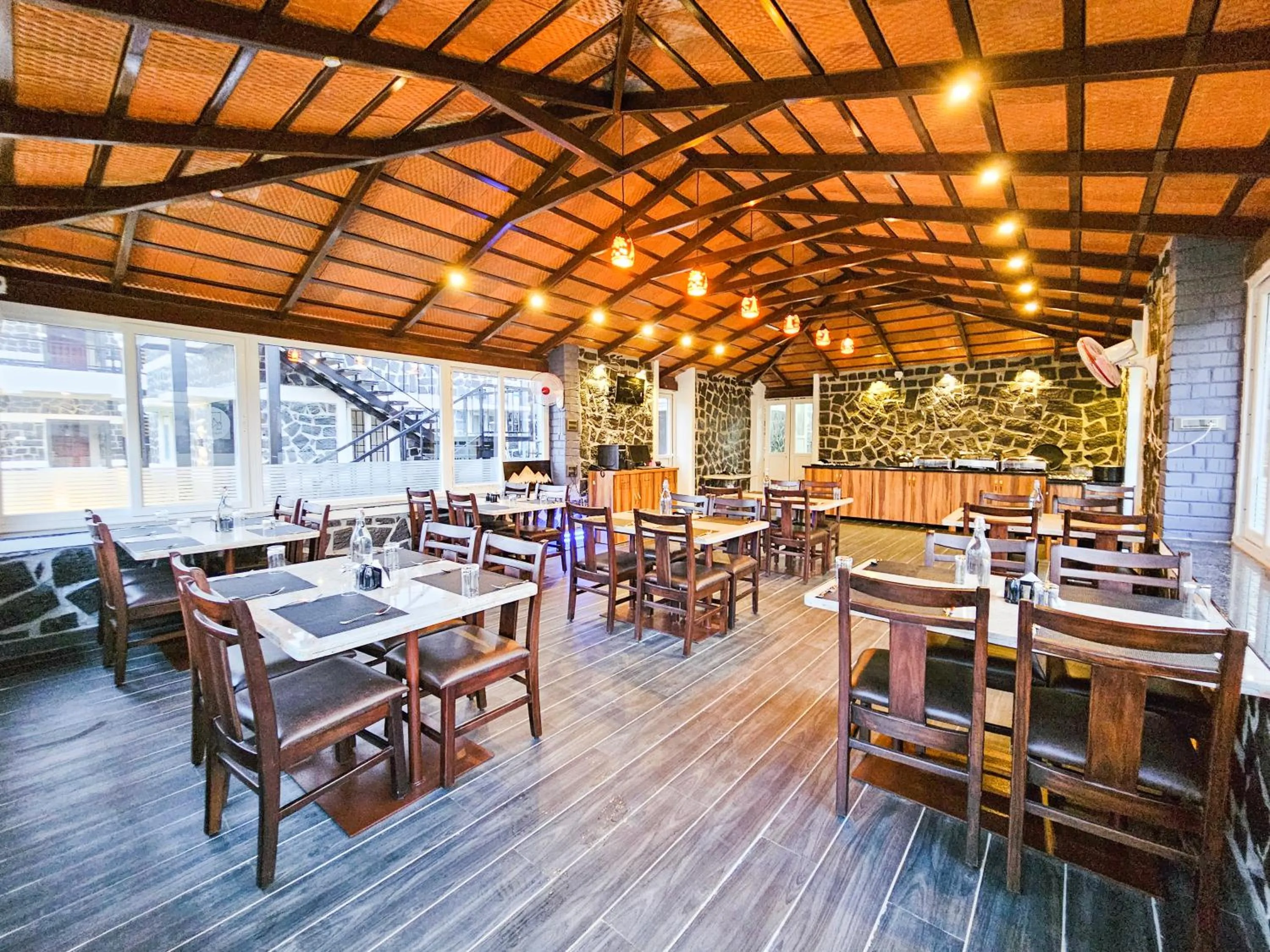 Restaurant/places to eat in Le Yercaud