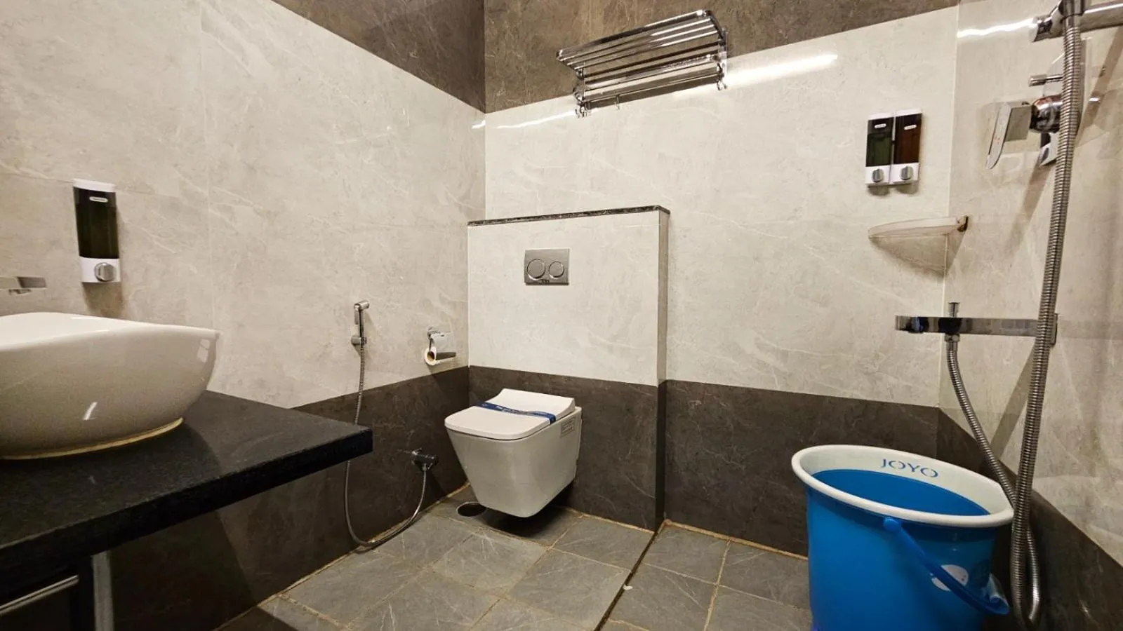 Bathroom in Le Yercaud