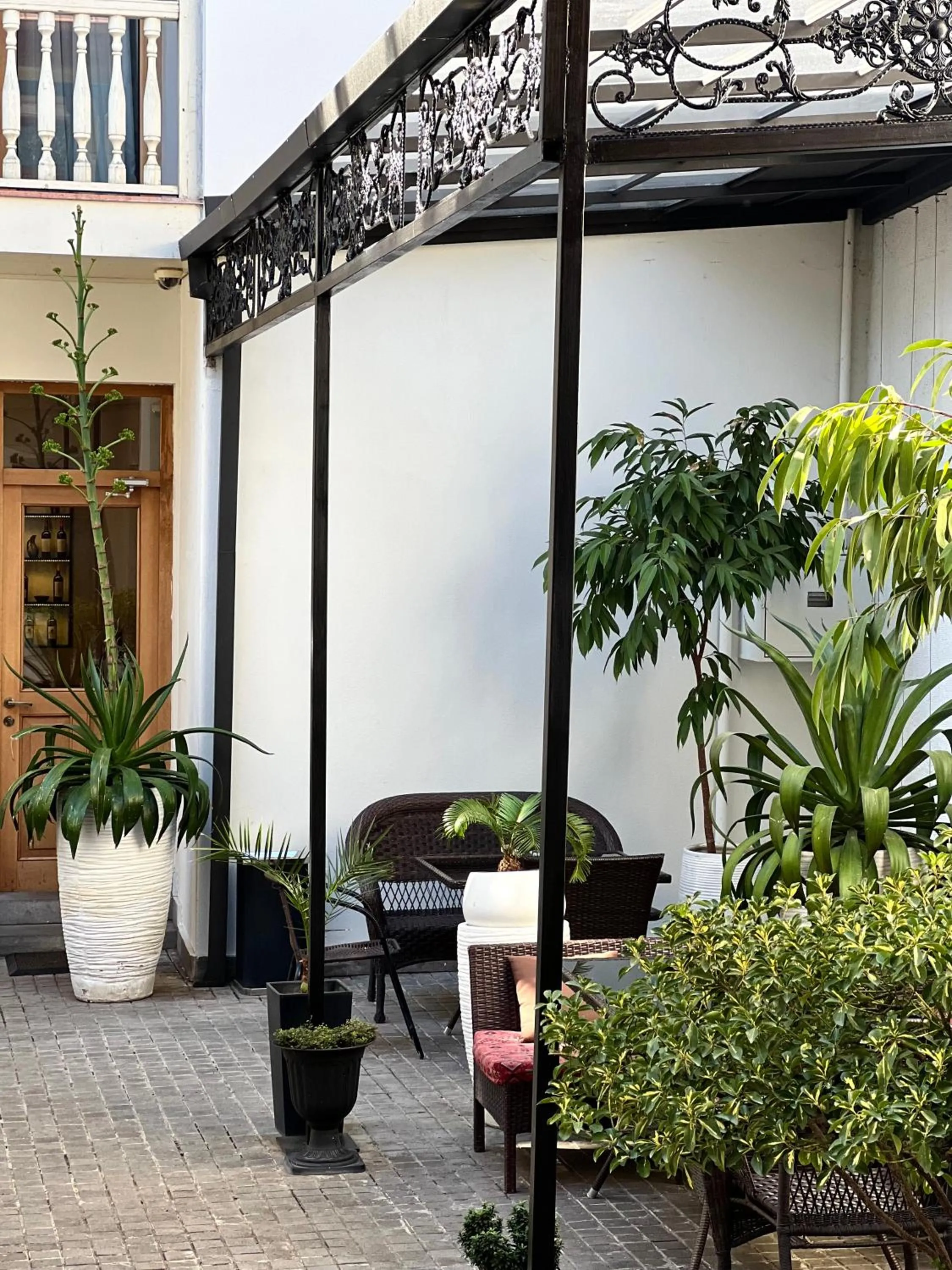 Patio in Marmenio Hotel