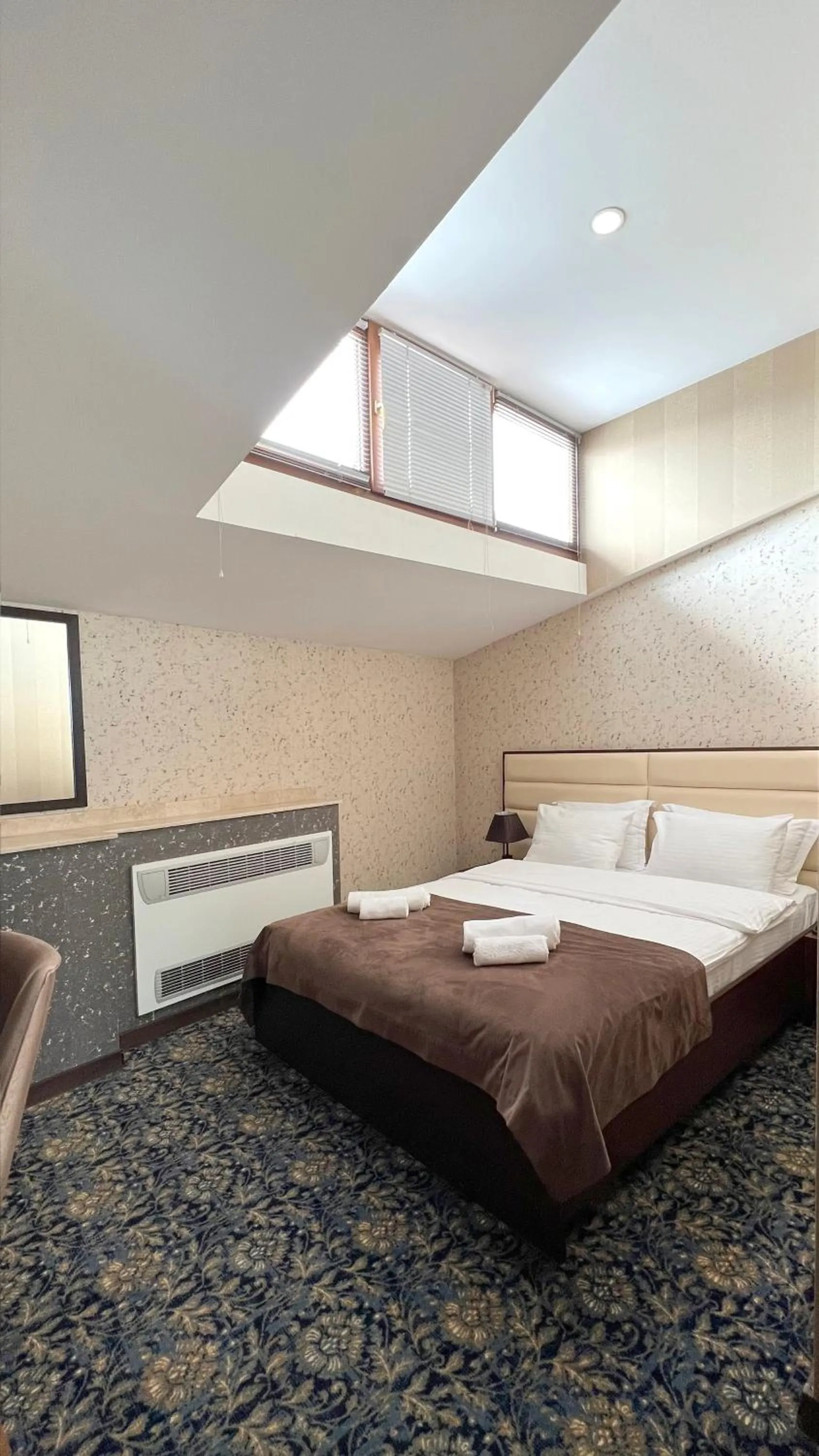 Bed in Marmenio Hotel