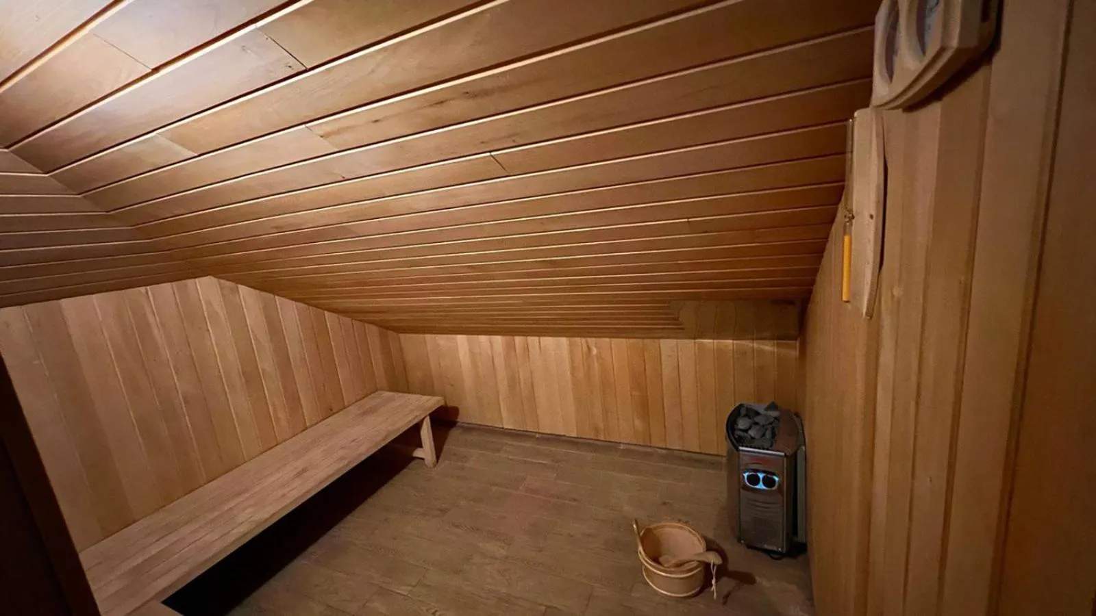Sauna in Marmenio Hotel