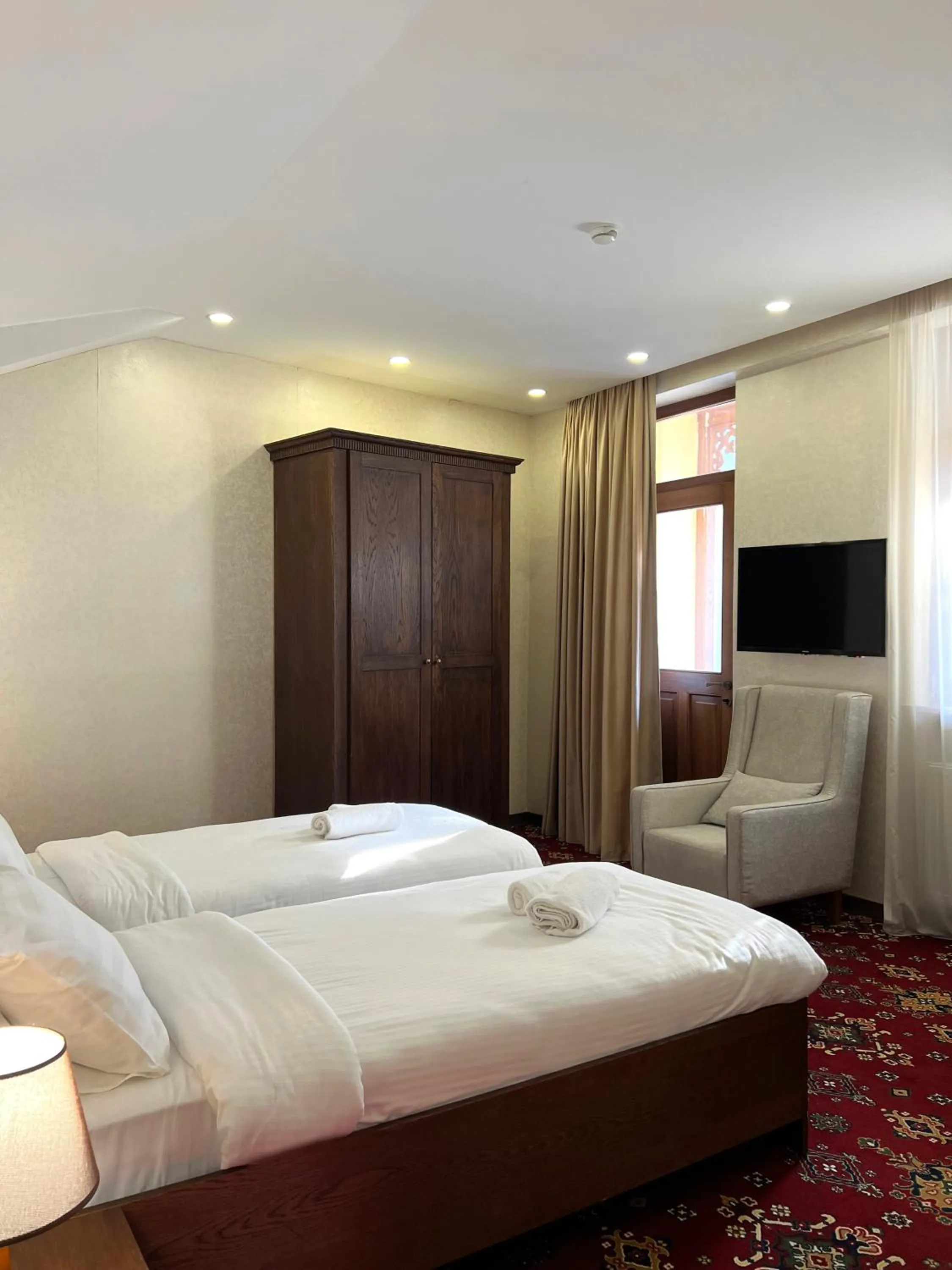 Bed in Marmenio Hotel