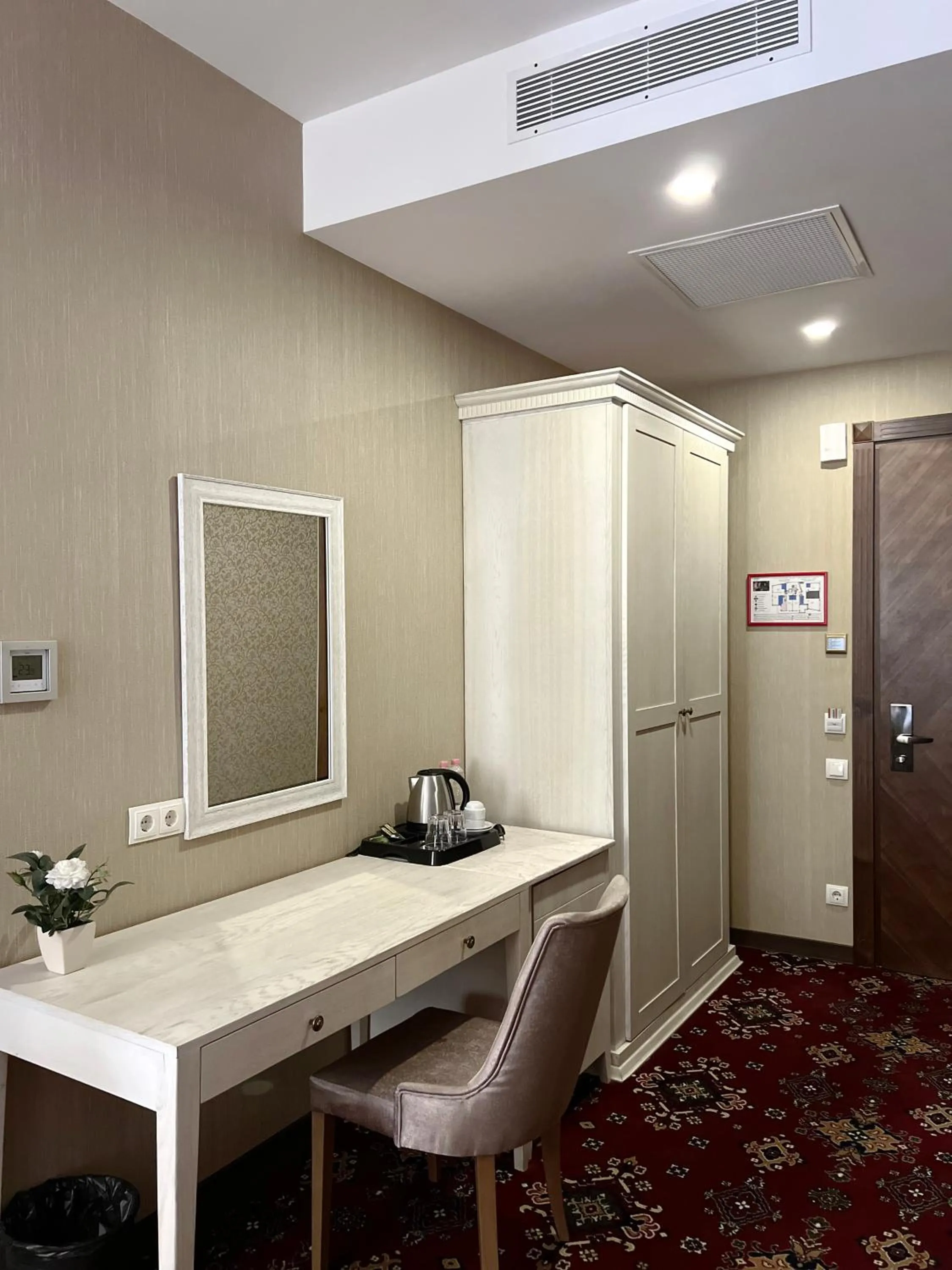 Decorative detail in Marmenio Hotel