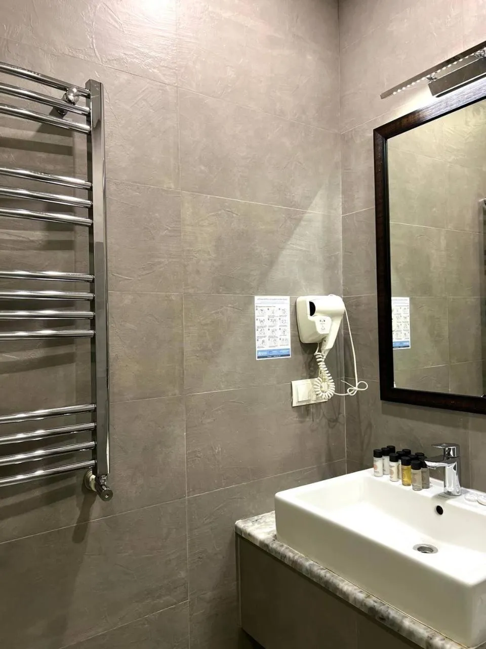 Decorative detail, Bathroom in Marmenio Hotel