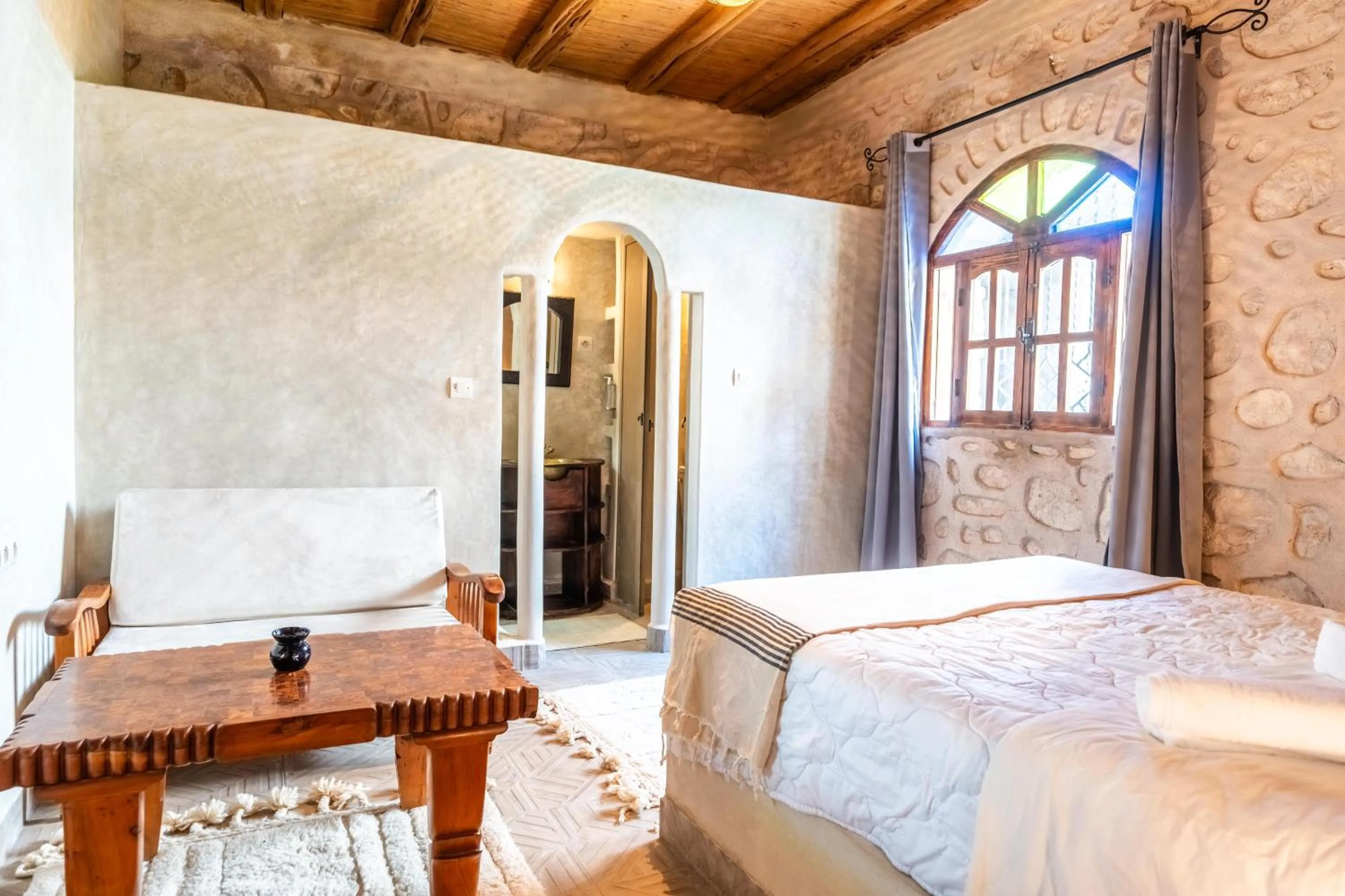 Bed in DAR ETTO Riad & Spa