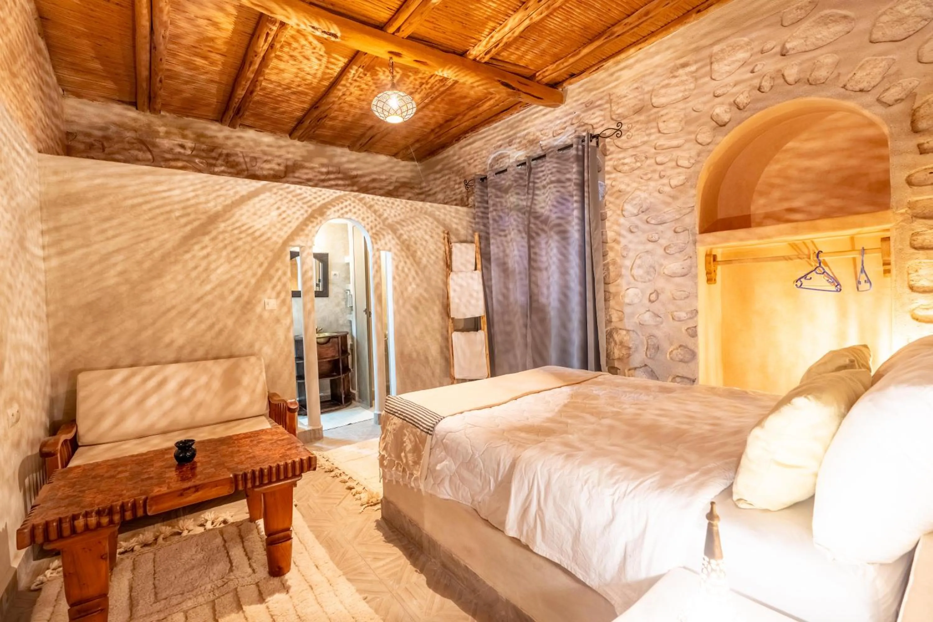 Bed in DAR ETTO Riad & Spa