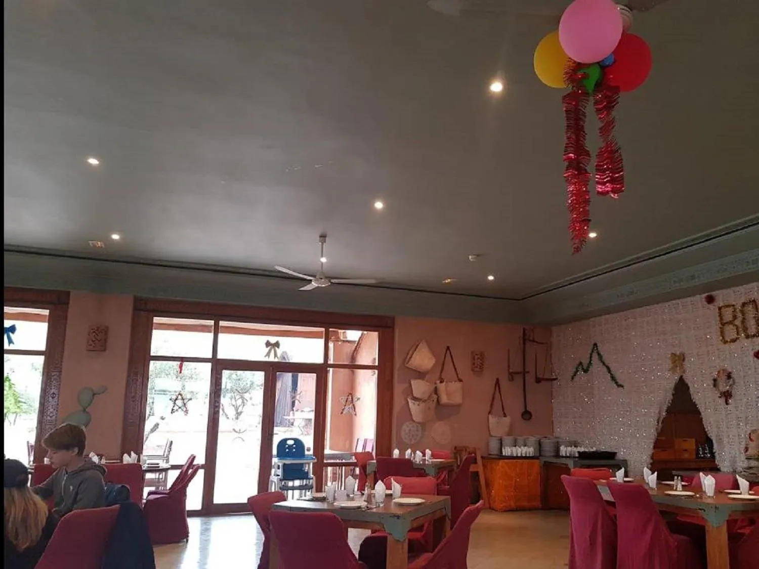 Restaurant/places to eat in Terres d'Amanar