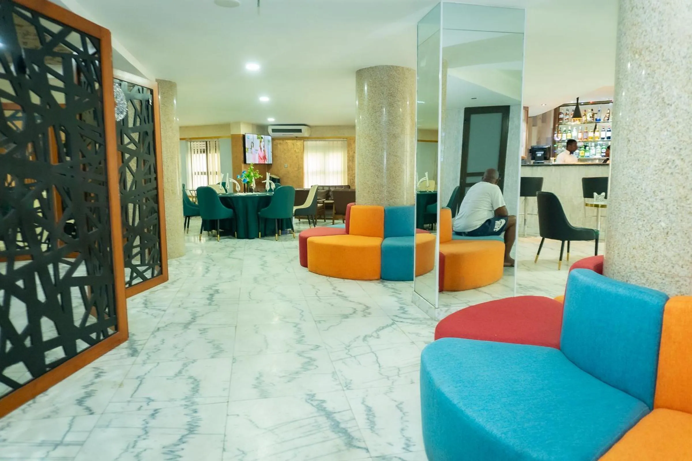 Restaurant/places to eat in Hotel Le Figaro