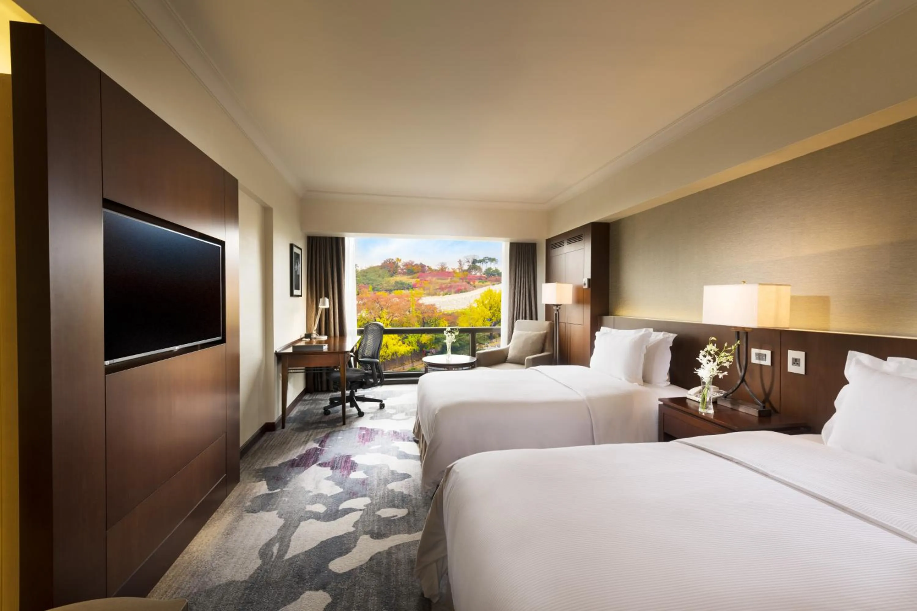 Bedroom in Millennium Hilton Seoul