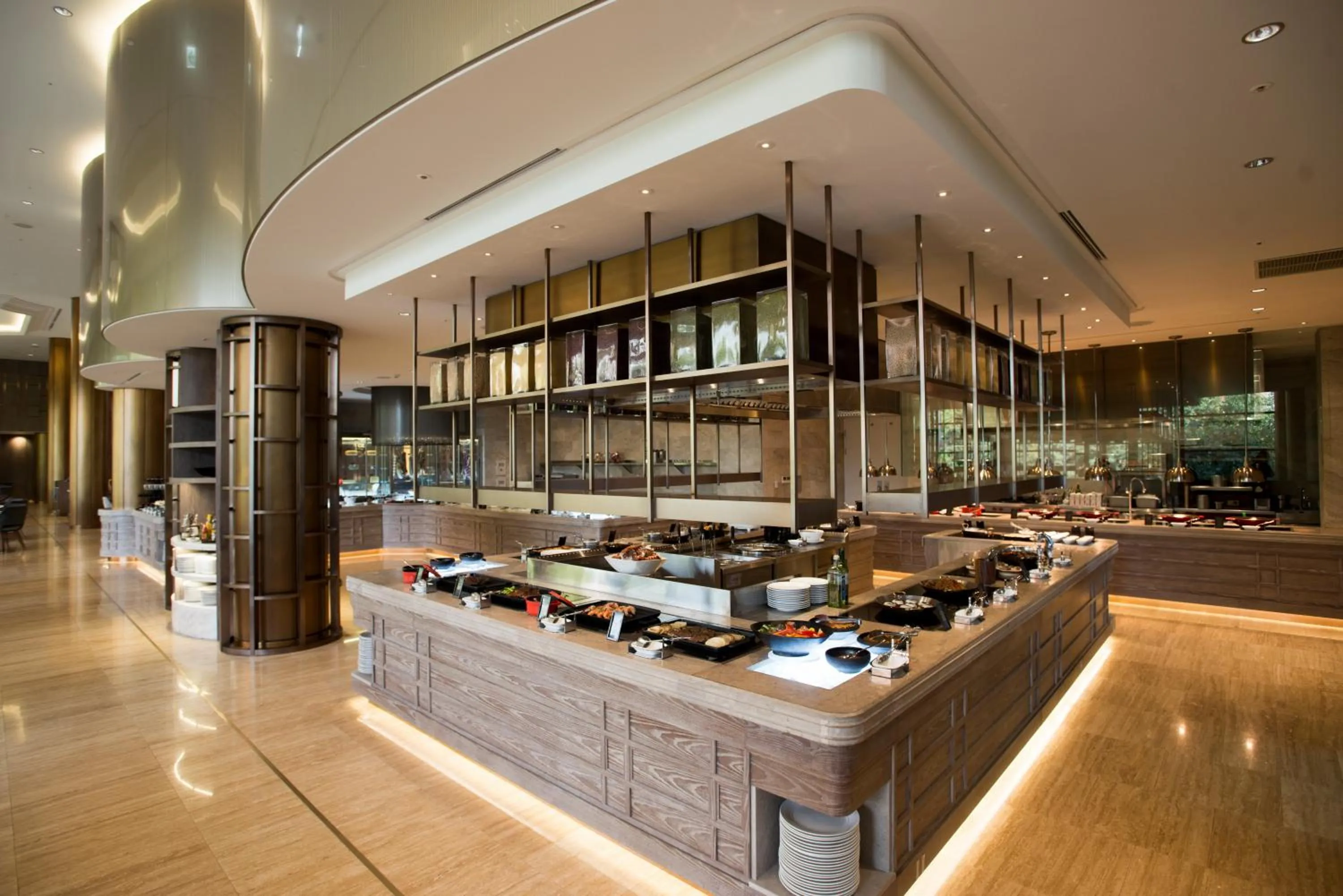 Restaurant/places to eat, Kitchen/Kitchenette in Millennium Hilton Seoul