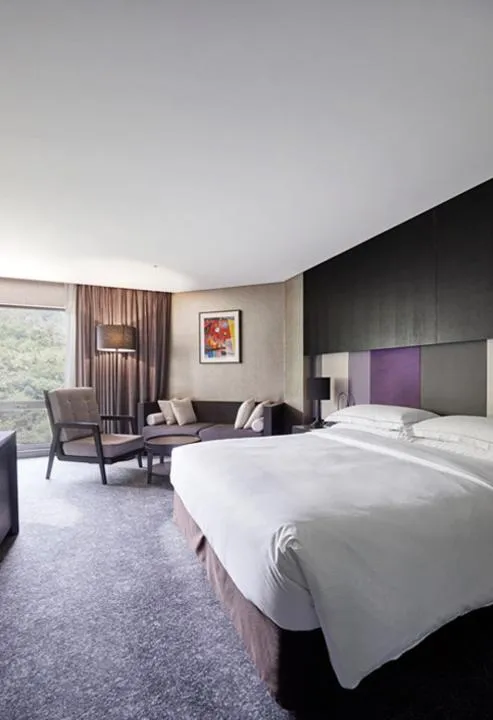 Bed in Swiss Grand Hotel Seoul & Grand Suite