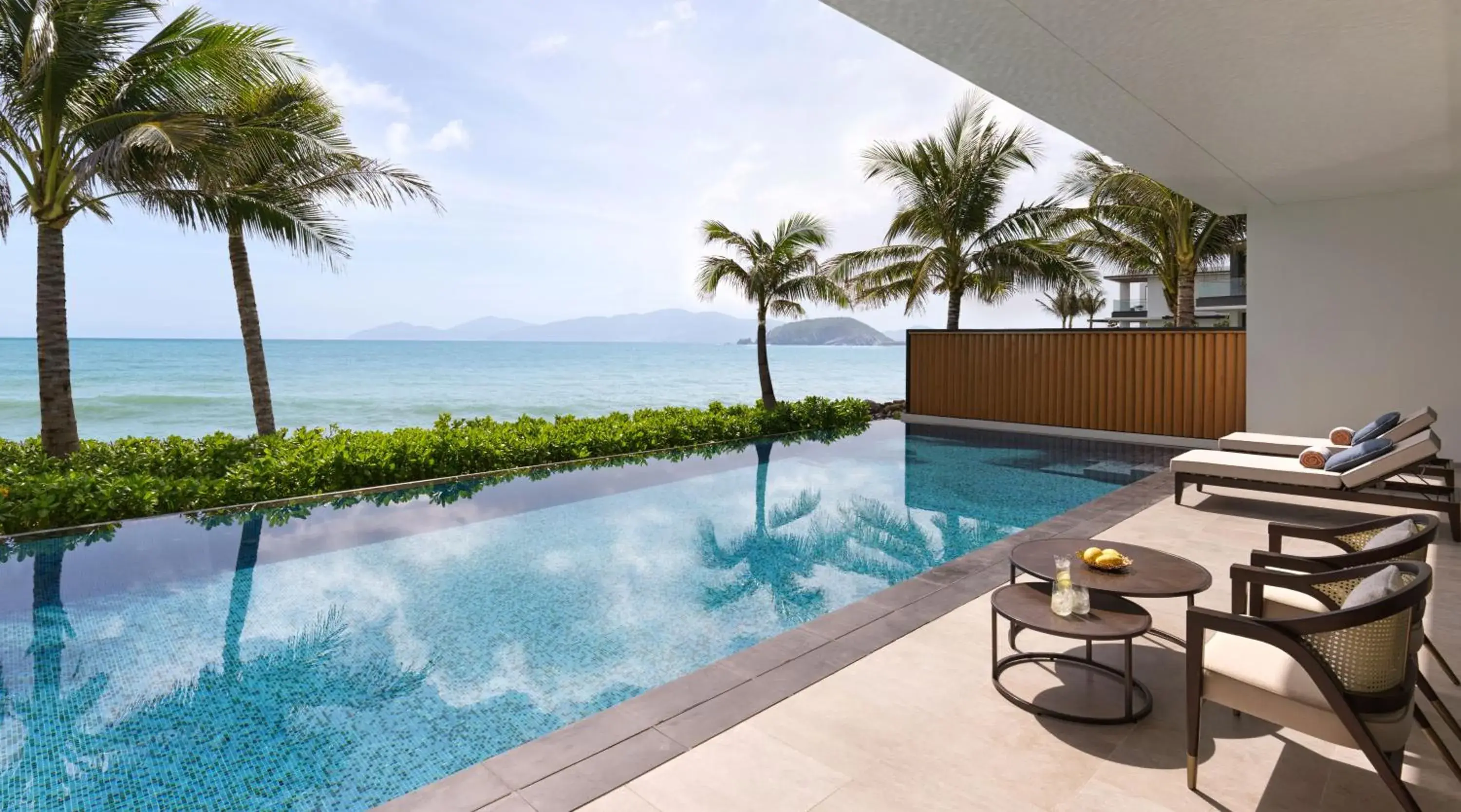 Villa Ocean Front Four Bedroom with Pool in Gran Meliá Nha Trang Villa Ocean Front Four Bedroom with Pool in Gran Meliá Nha Trang