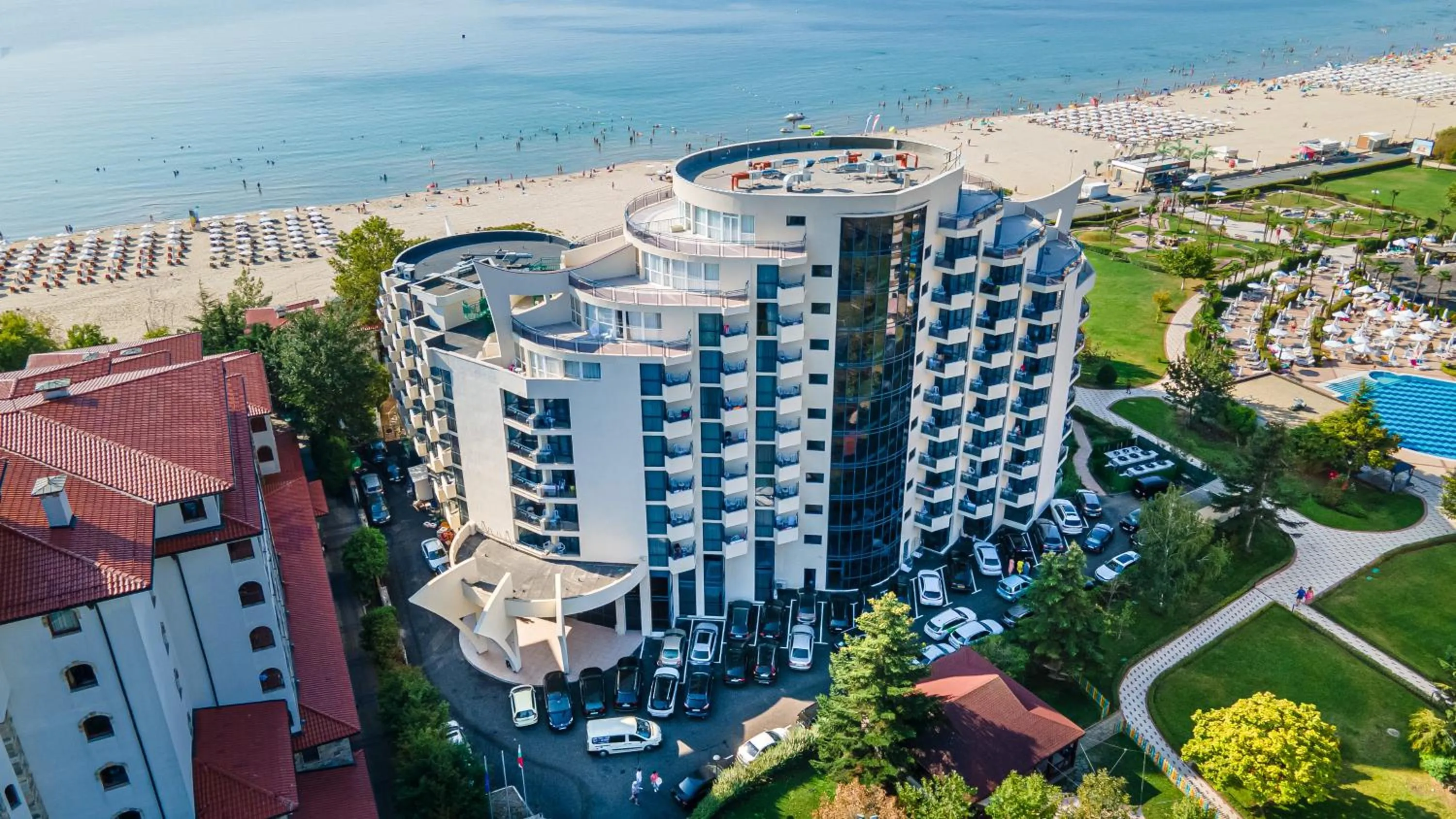 Property building in Hotel Zenith