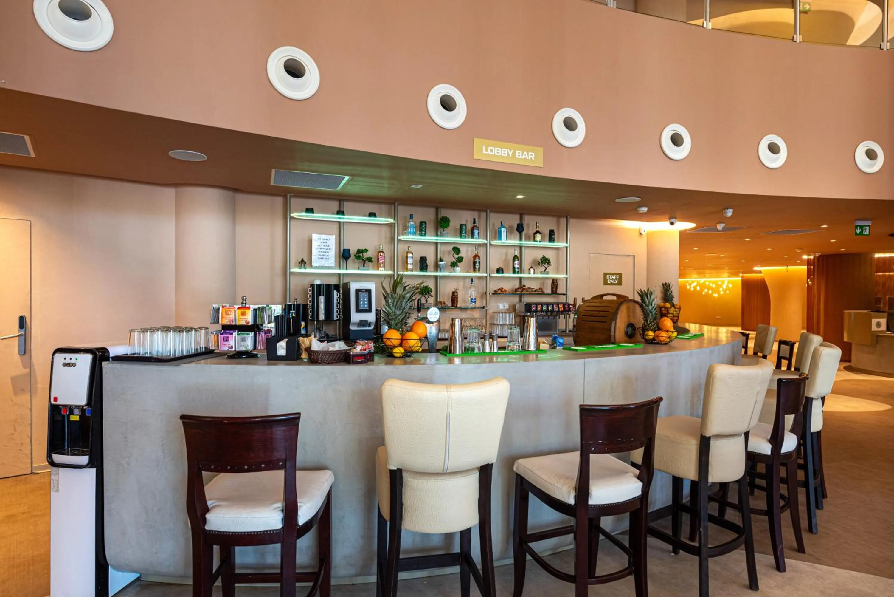 Drinks in Hotel Zenith