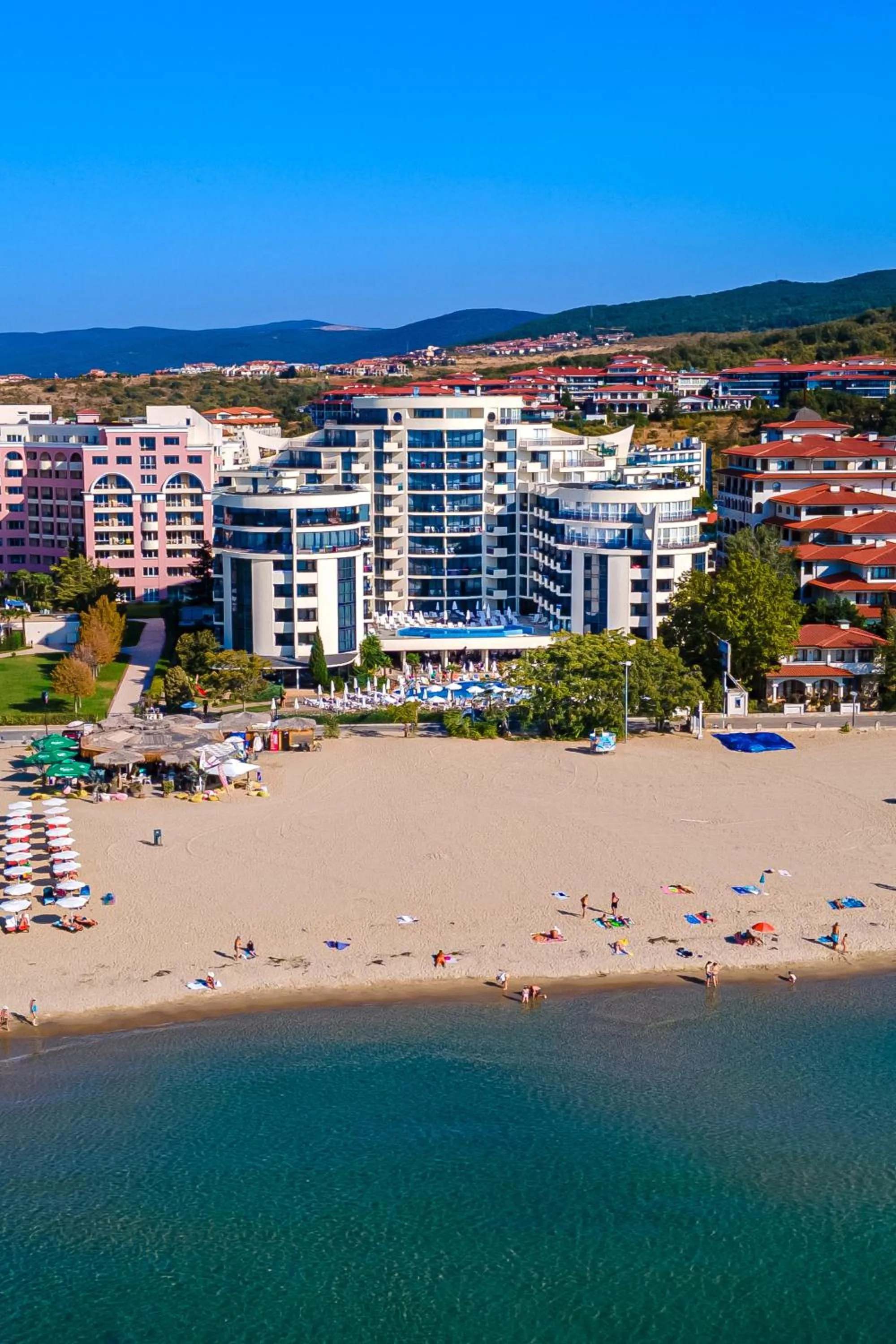 Property building in Hotel Zenith