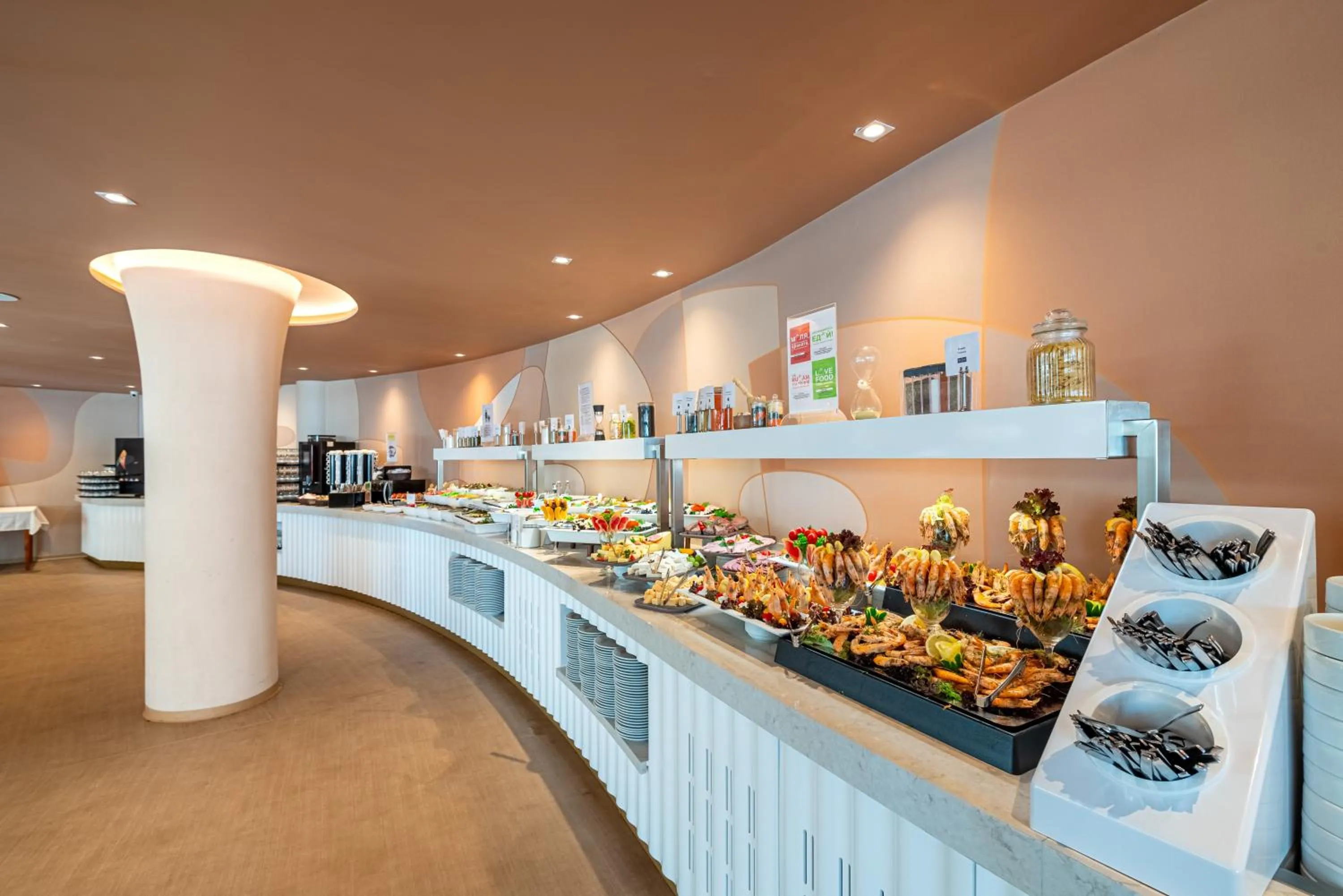 Restaurant/places to eat in Hotel Zenith