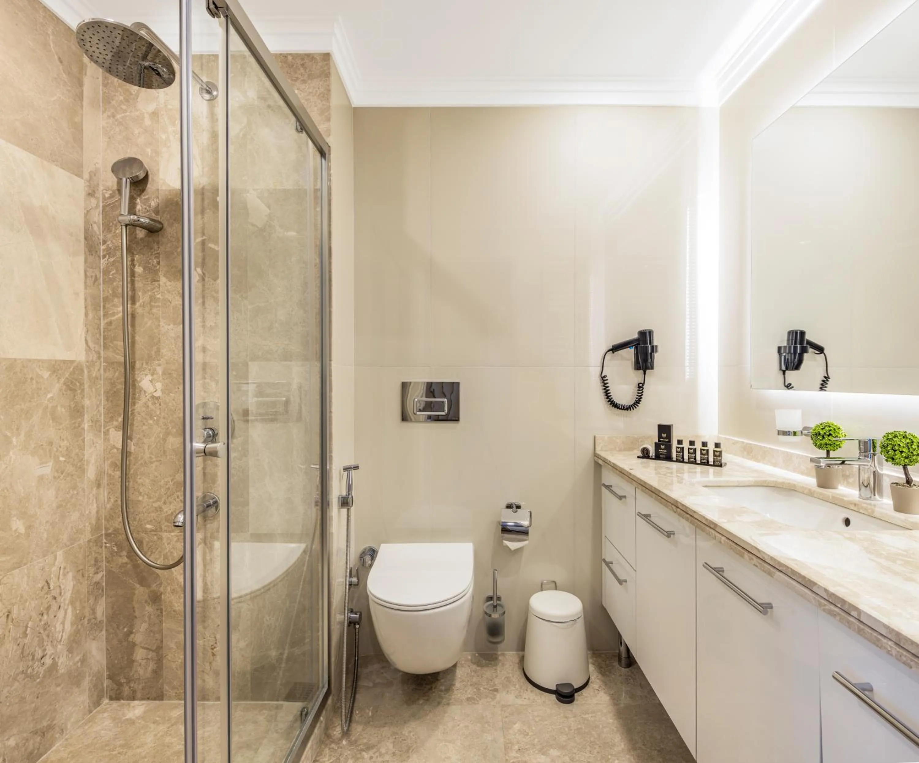 Shower in Mayar Residence Hotel