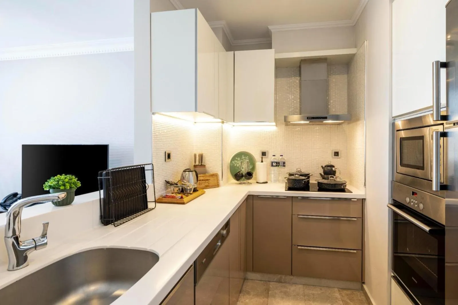Kitchen or kitchenette in Mayar Residence Hotel