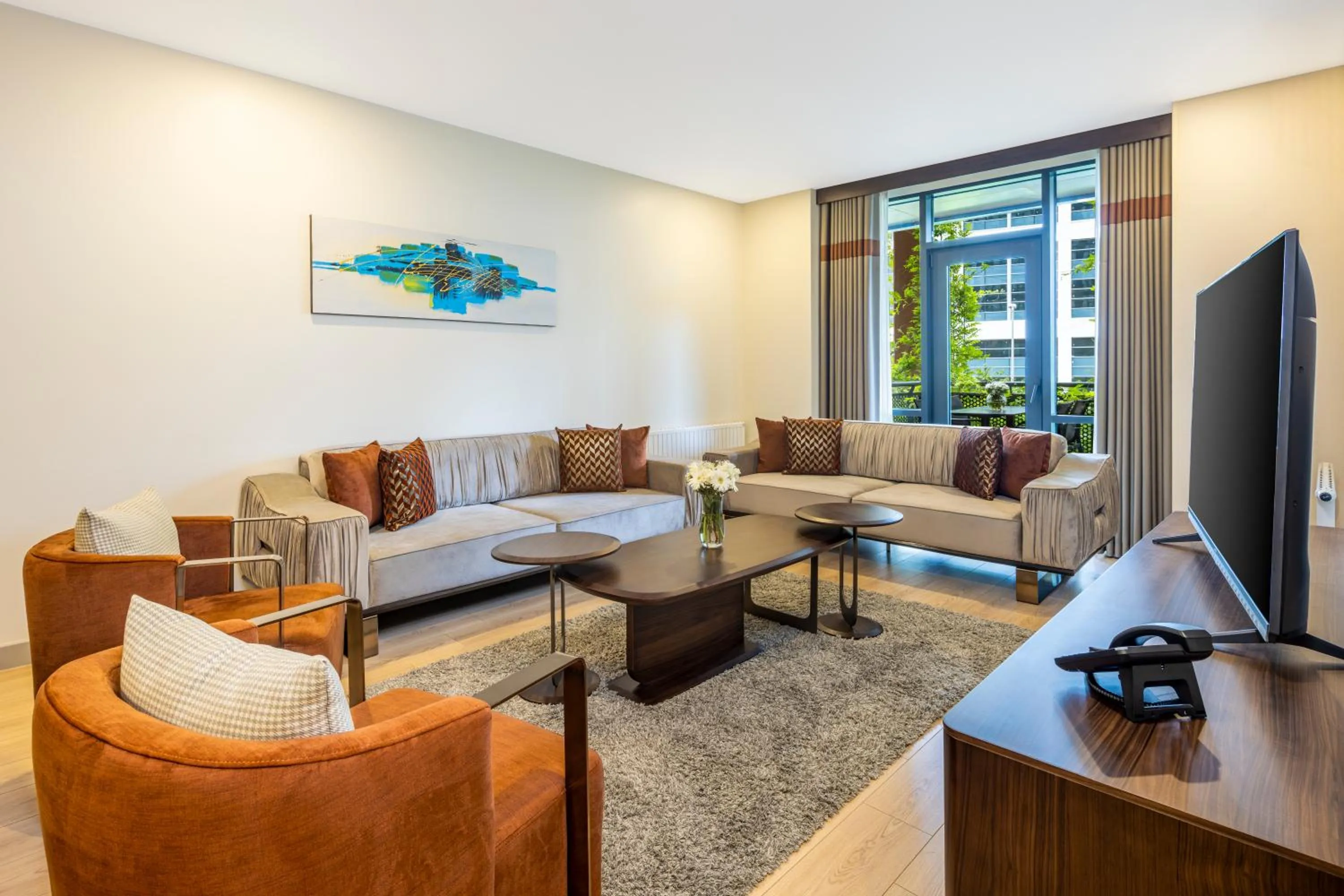 Communal lounge/ TV room in Mayar Residence Hotel