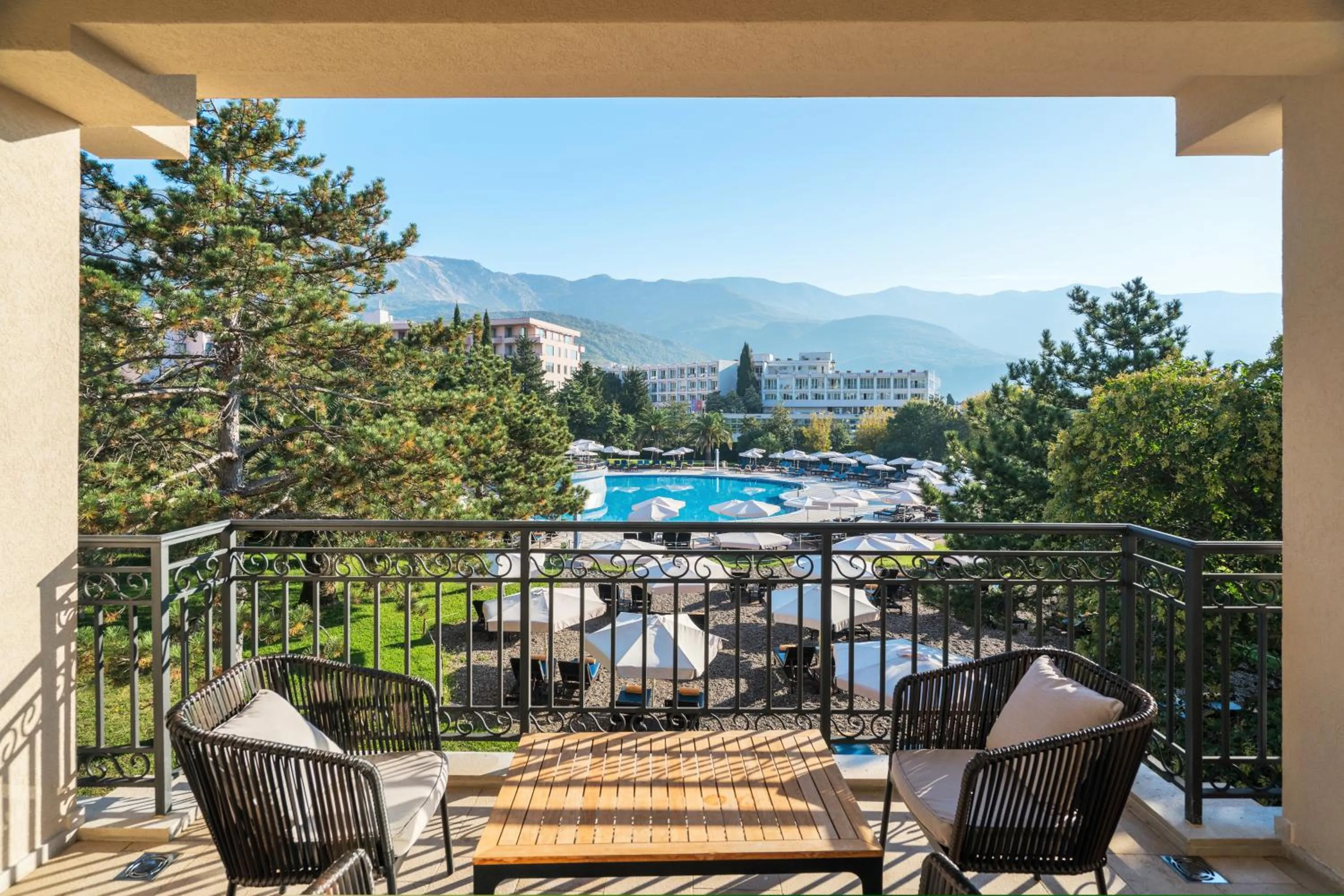 Pool view in Iberostar Waves Bellevue All Inclusive