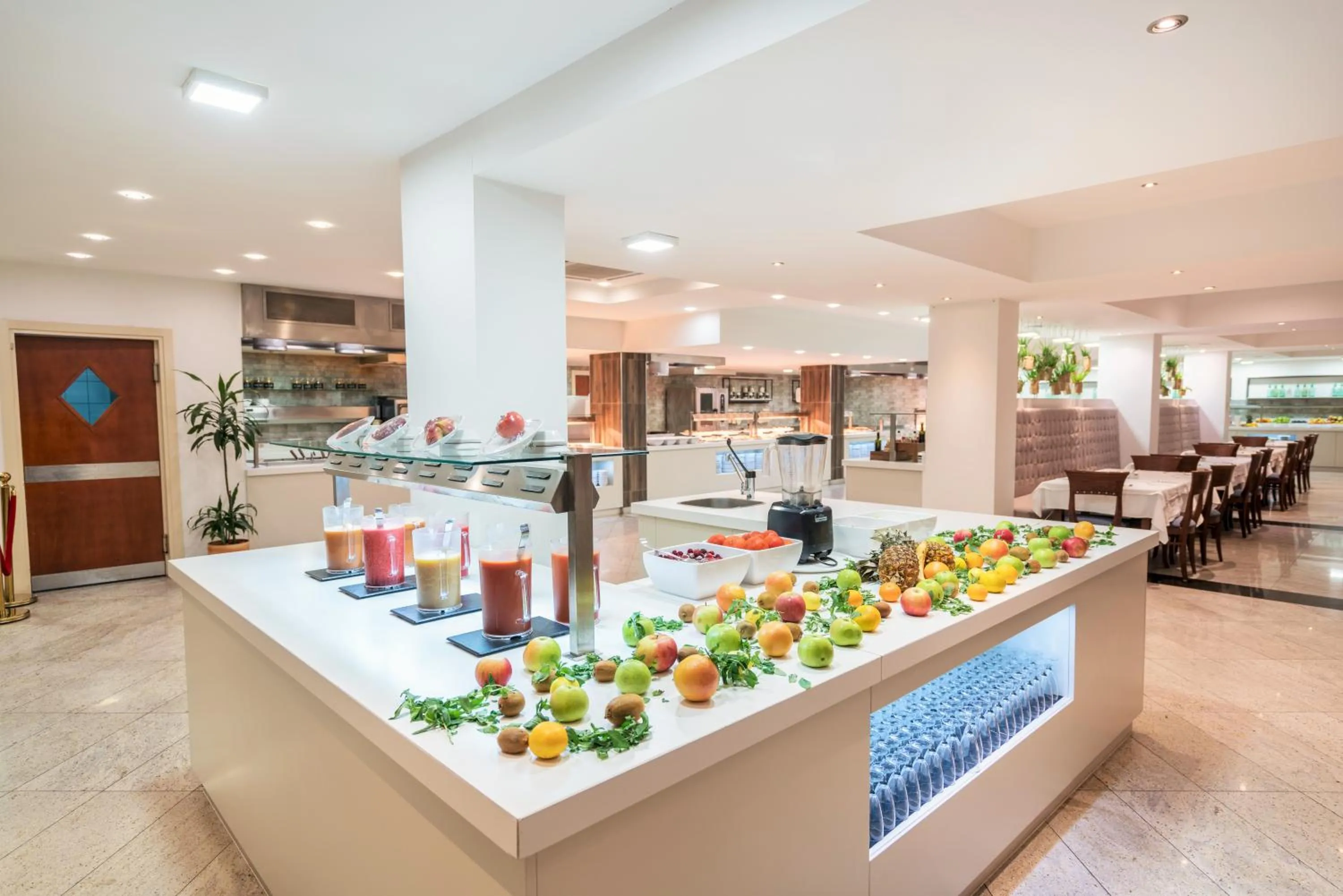 Restaurant/places to eat in Iberostar Waves Bellevue All Inclusive