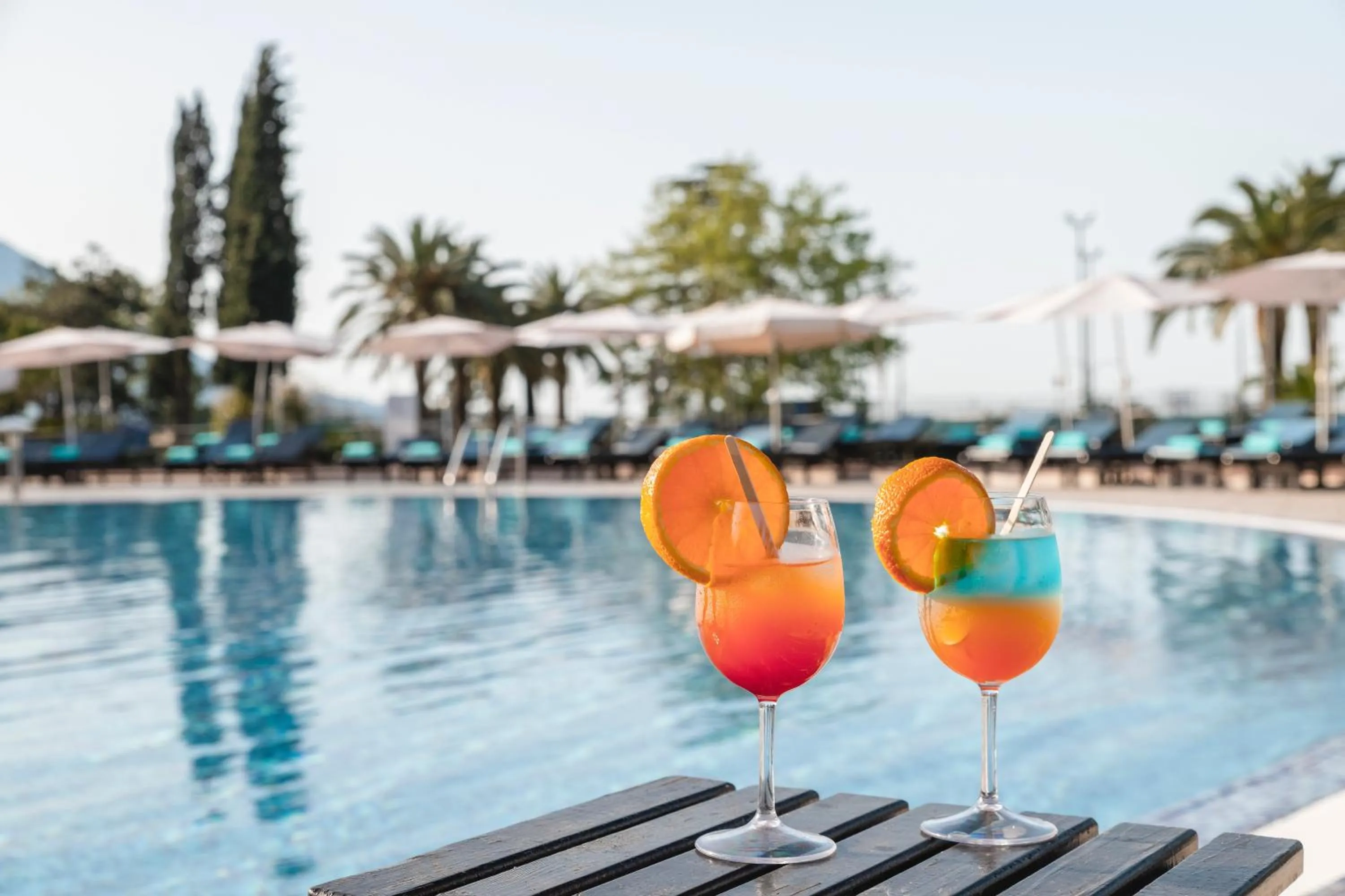 Swimming pool in Iberostar Waves Bellevue All Inclusive