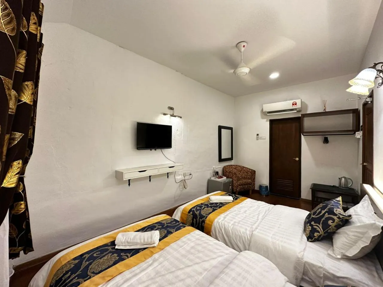 TV and multimedia in 19th Century Boutique Hotel