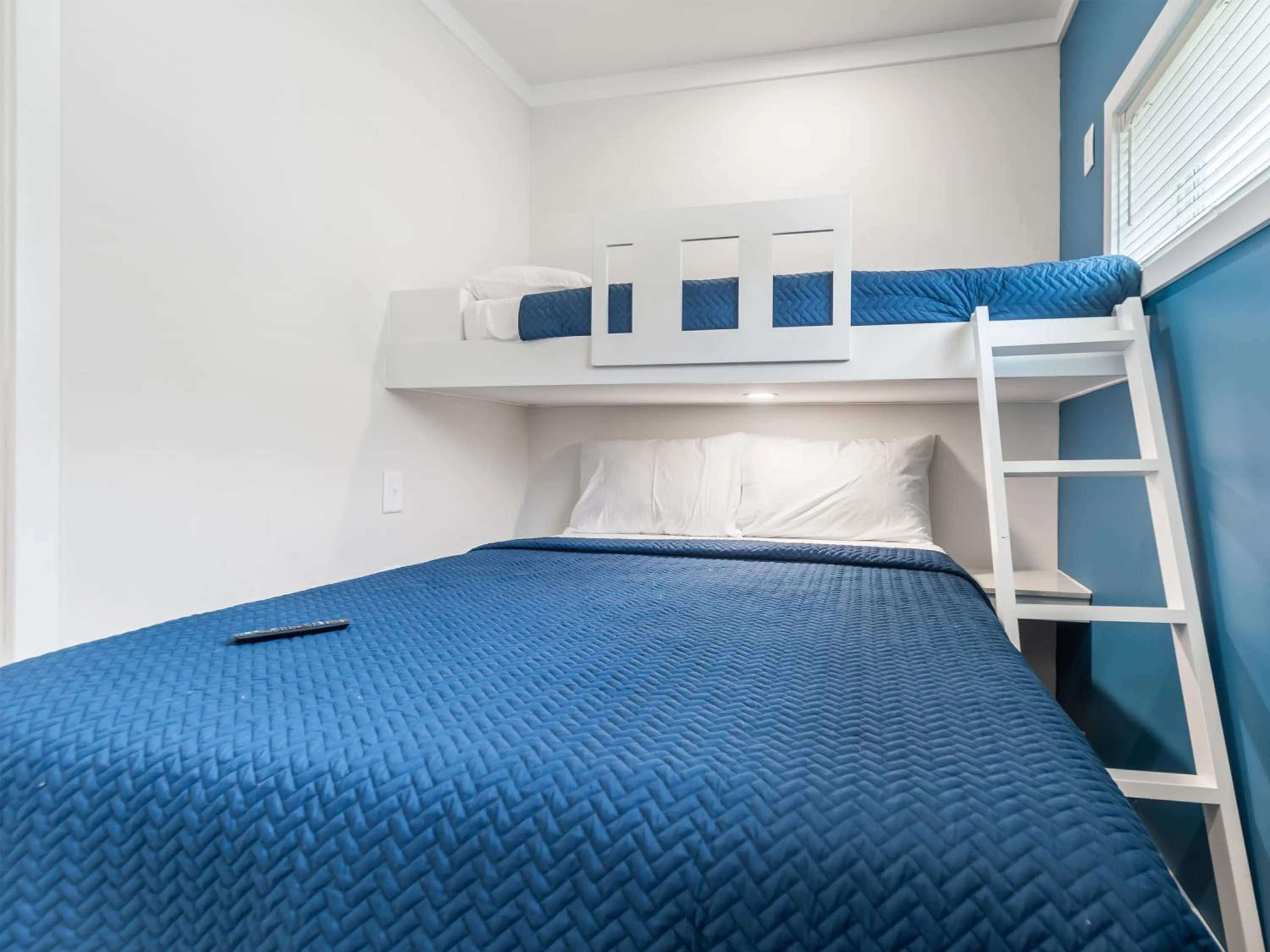 Bed in Shore Point Cottages