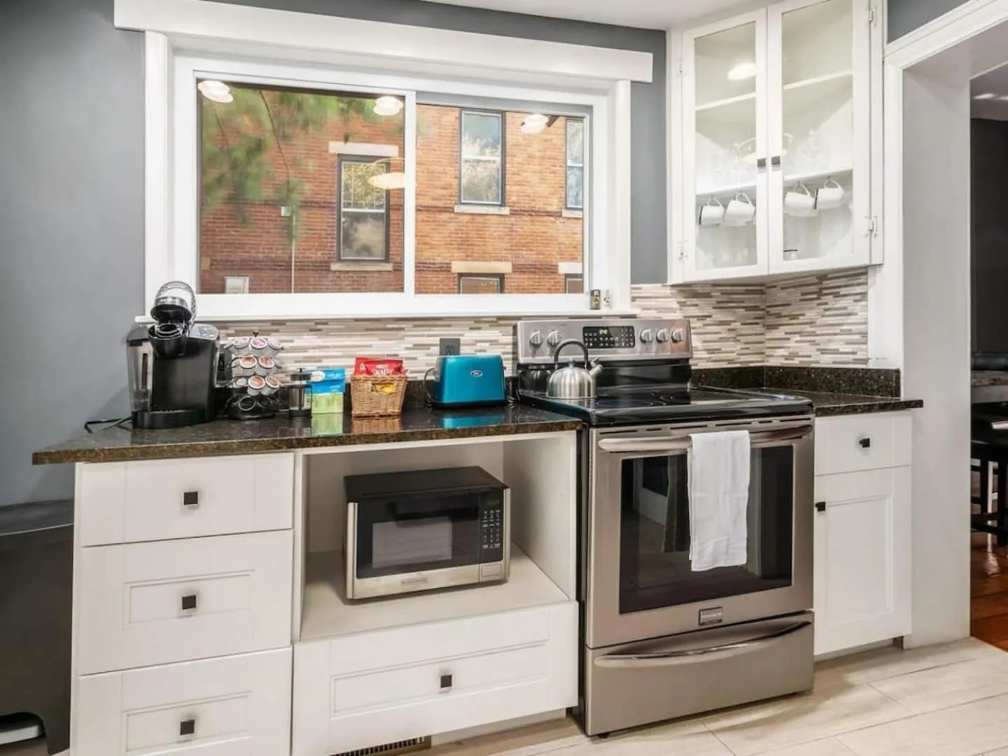 Pet-Friendly German Village Haus Wifi Walkable