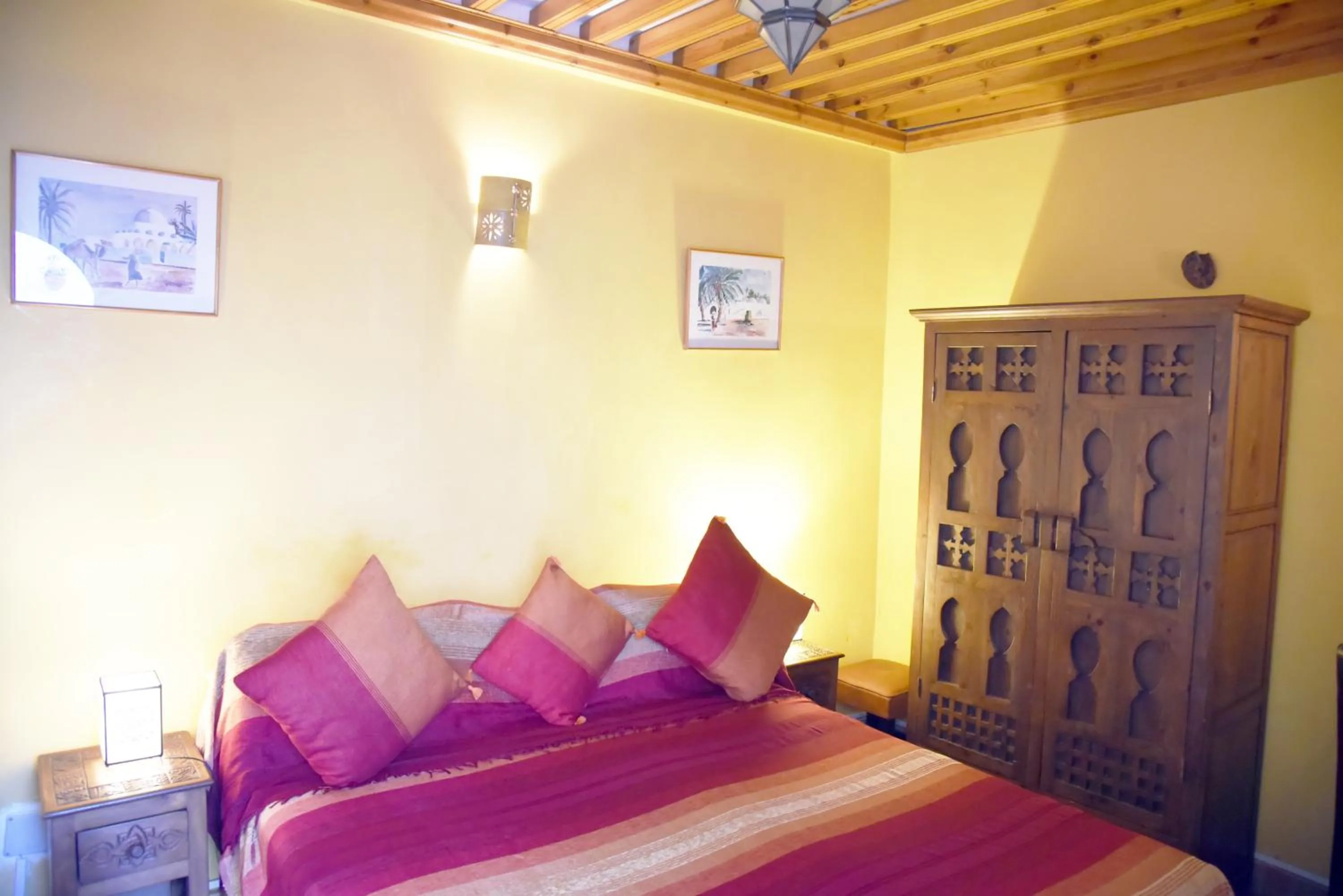 Decorative detail, Bed in Riad Dar Zouhour