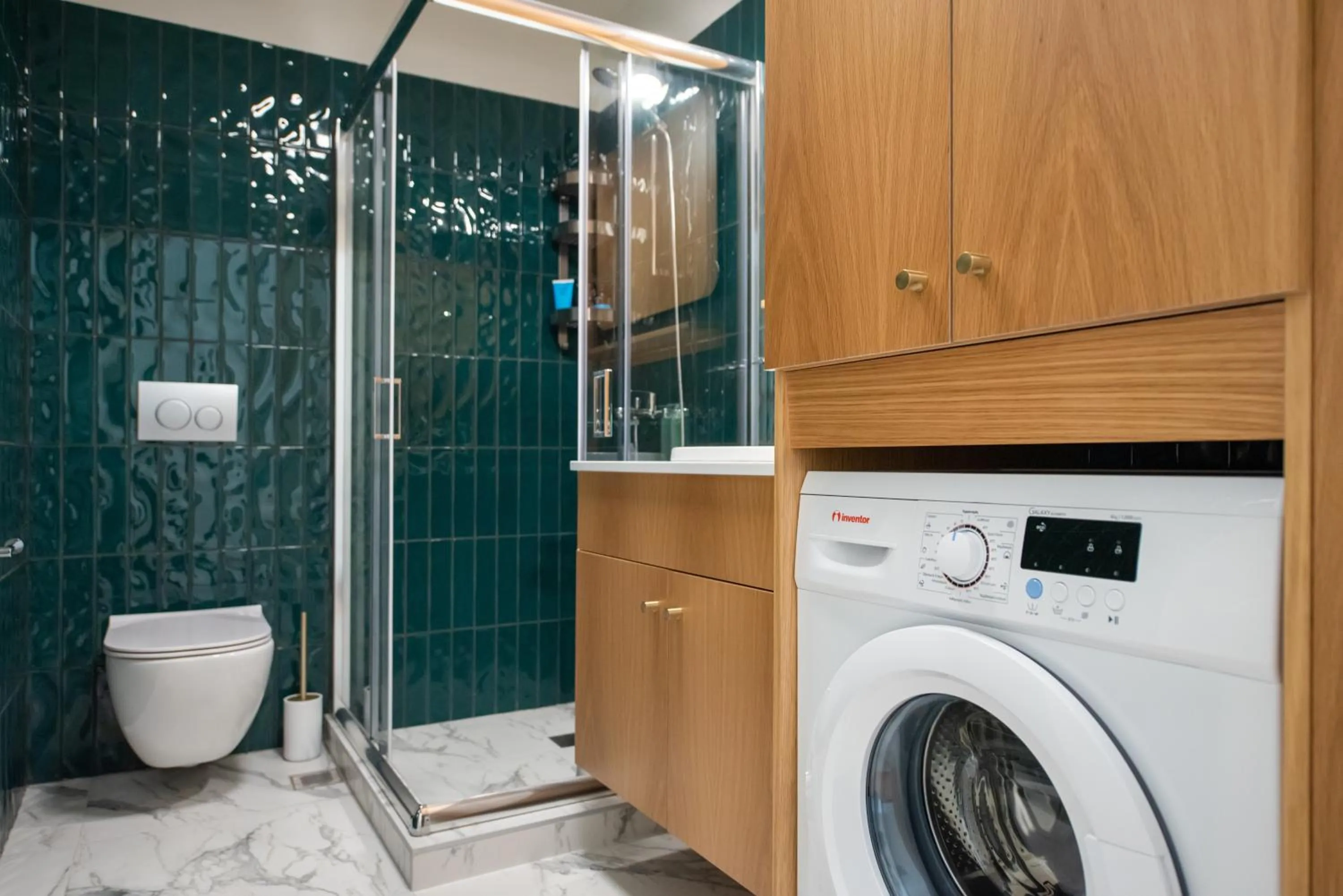 Shower in White Lotus by halu! Apartments