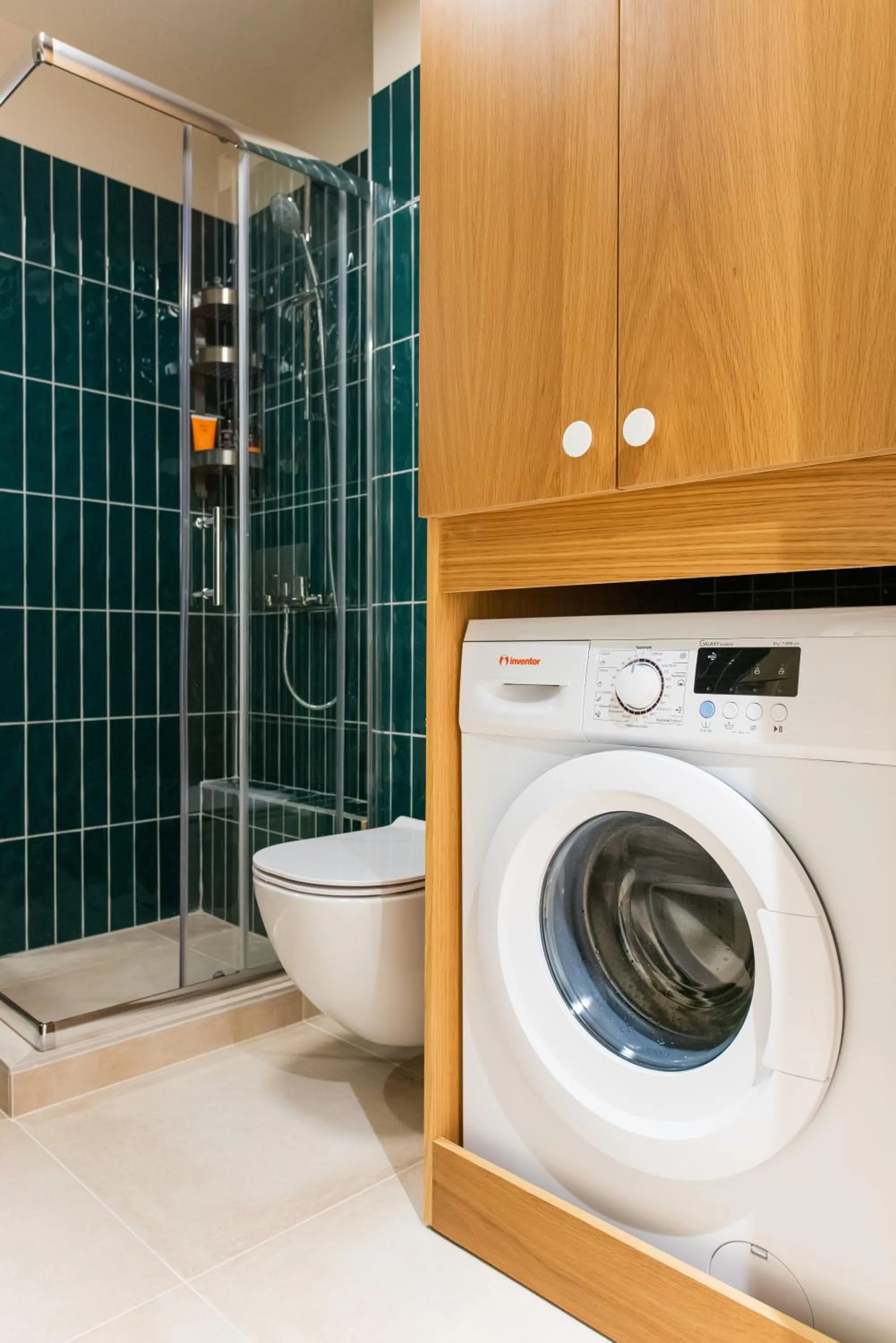 Shower in White Lotus by halu! Apartments