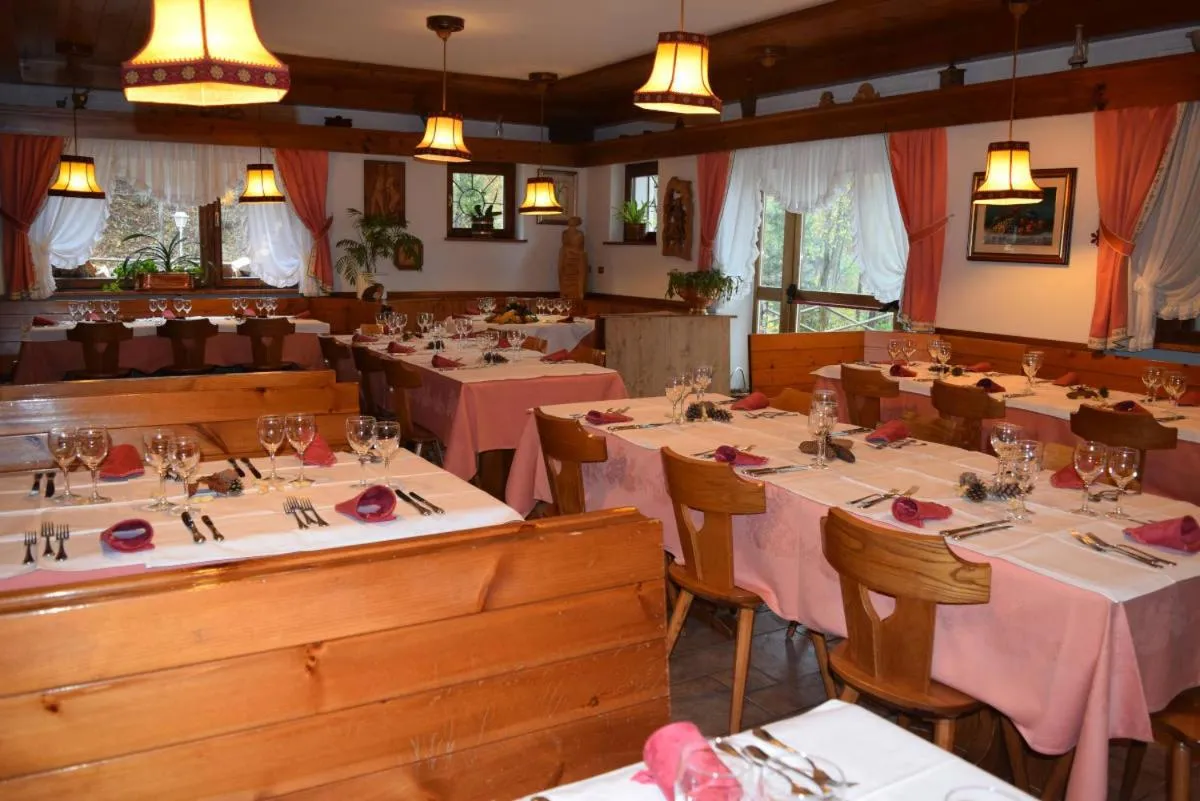 Restaurant/places to eat in HOTEL BOSCO VERDE