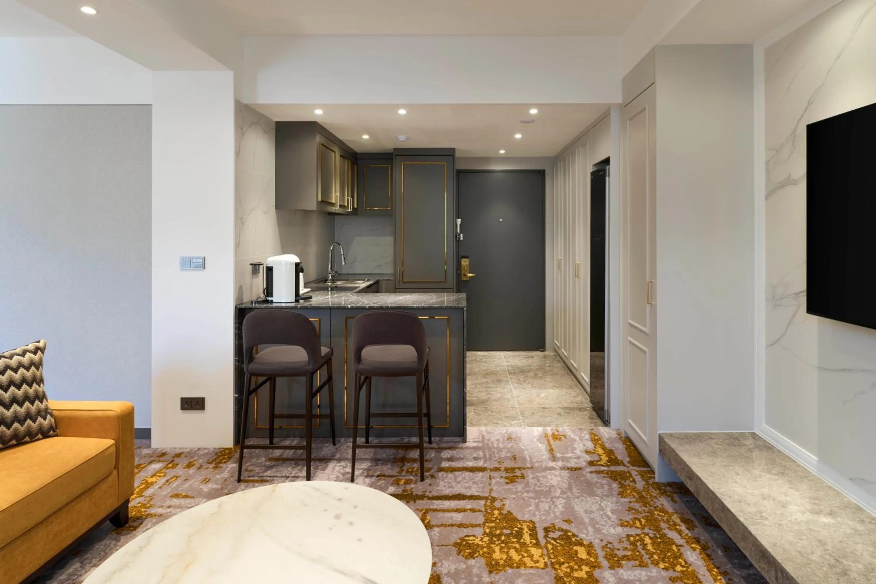 Dining area in Grand Mercure Imperial Palace Seoul Gangnam