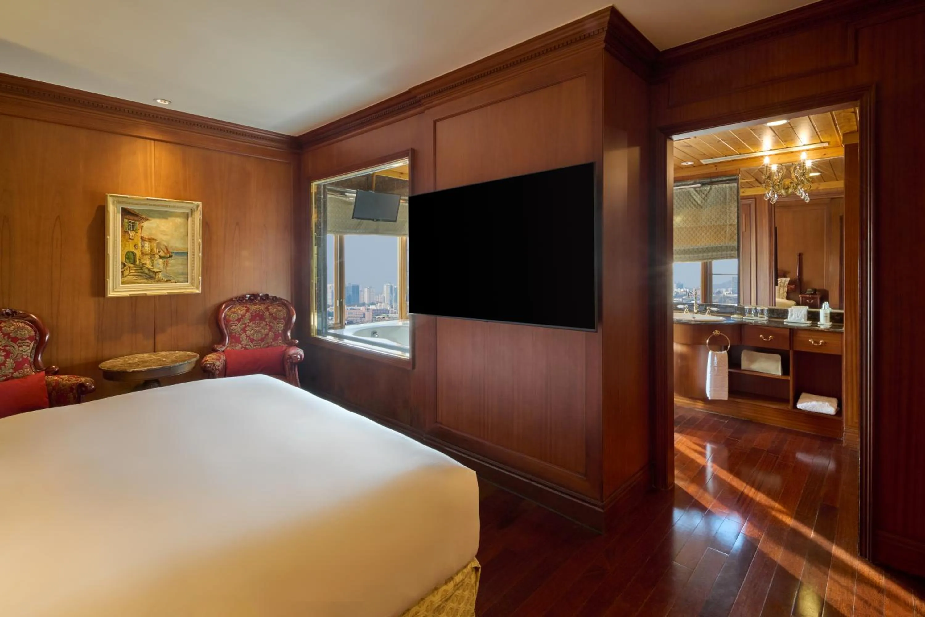 Photo of the whole room, Bed in Grand Mercure Imperial Palace Seoul Gangnam