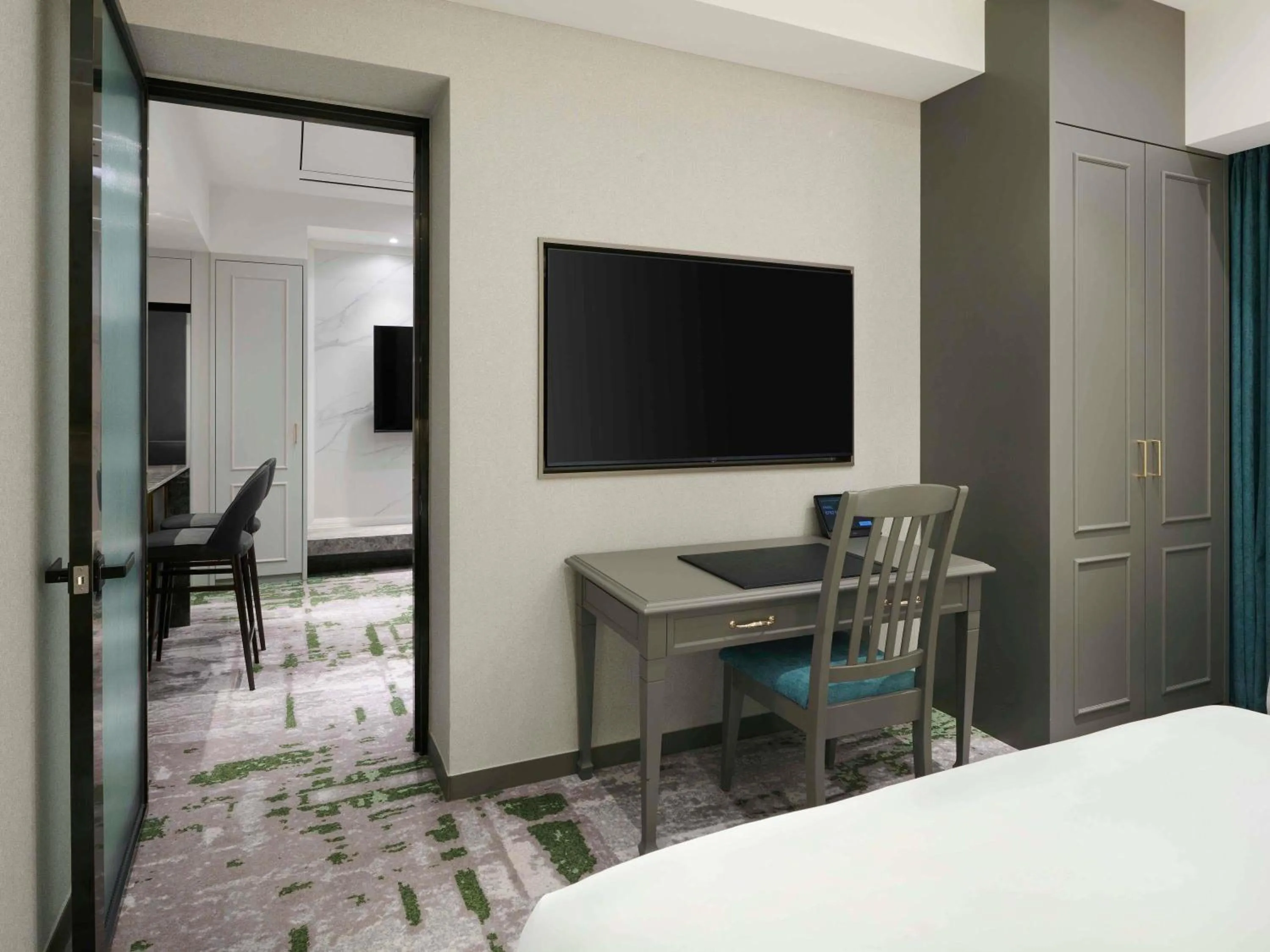 Bedroom, Bed in Grand Mercure Imperial Palace Seoul Gangnam