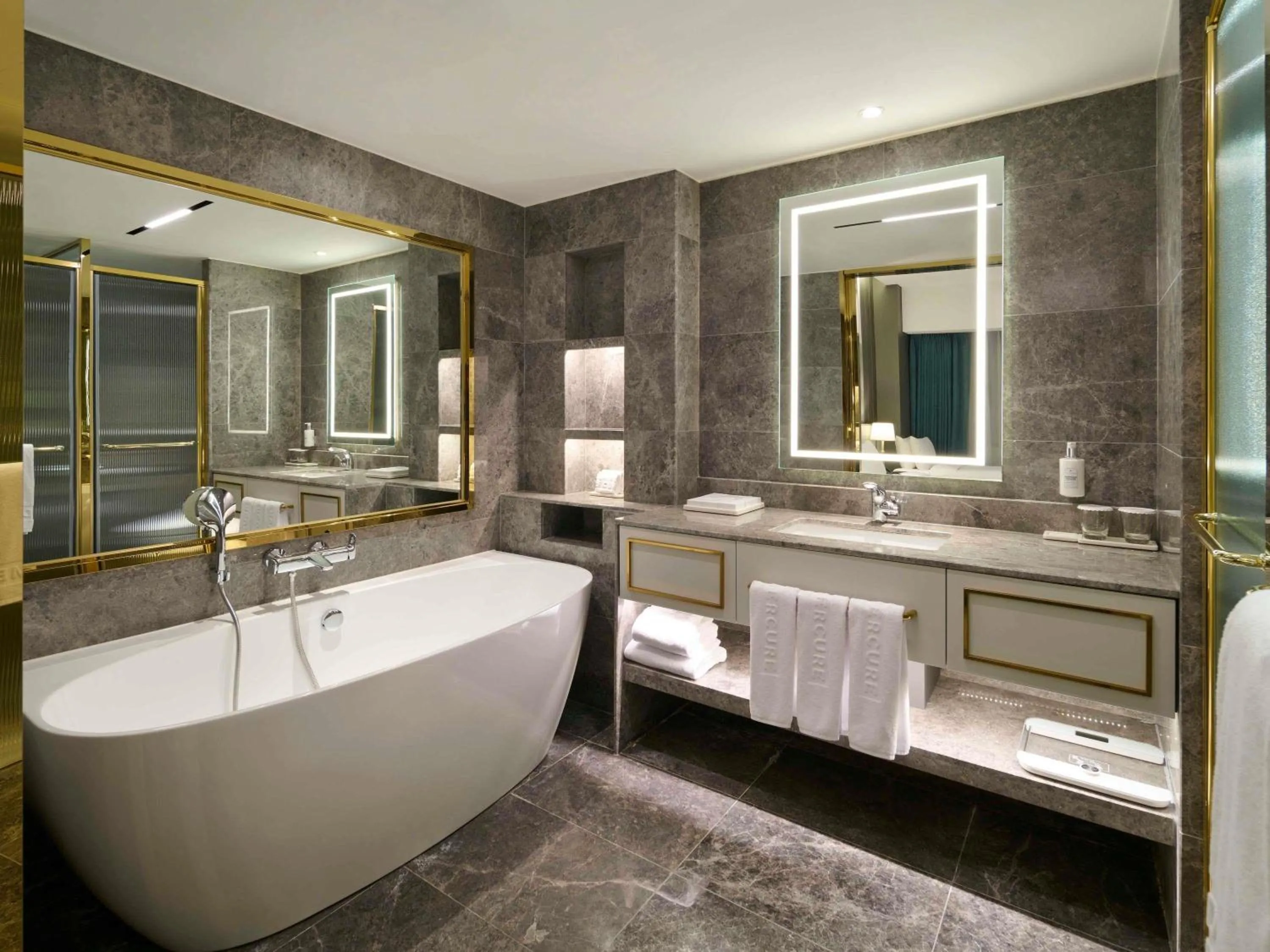 Bedroom in Grand Mercure Imperial Palace Seoul Gangnam