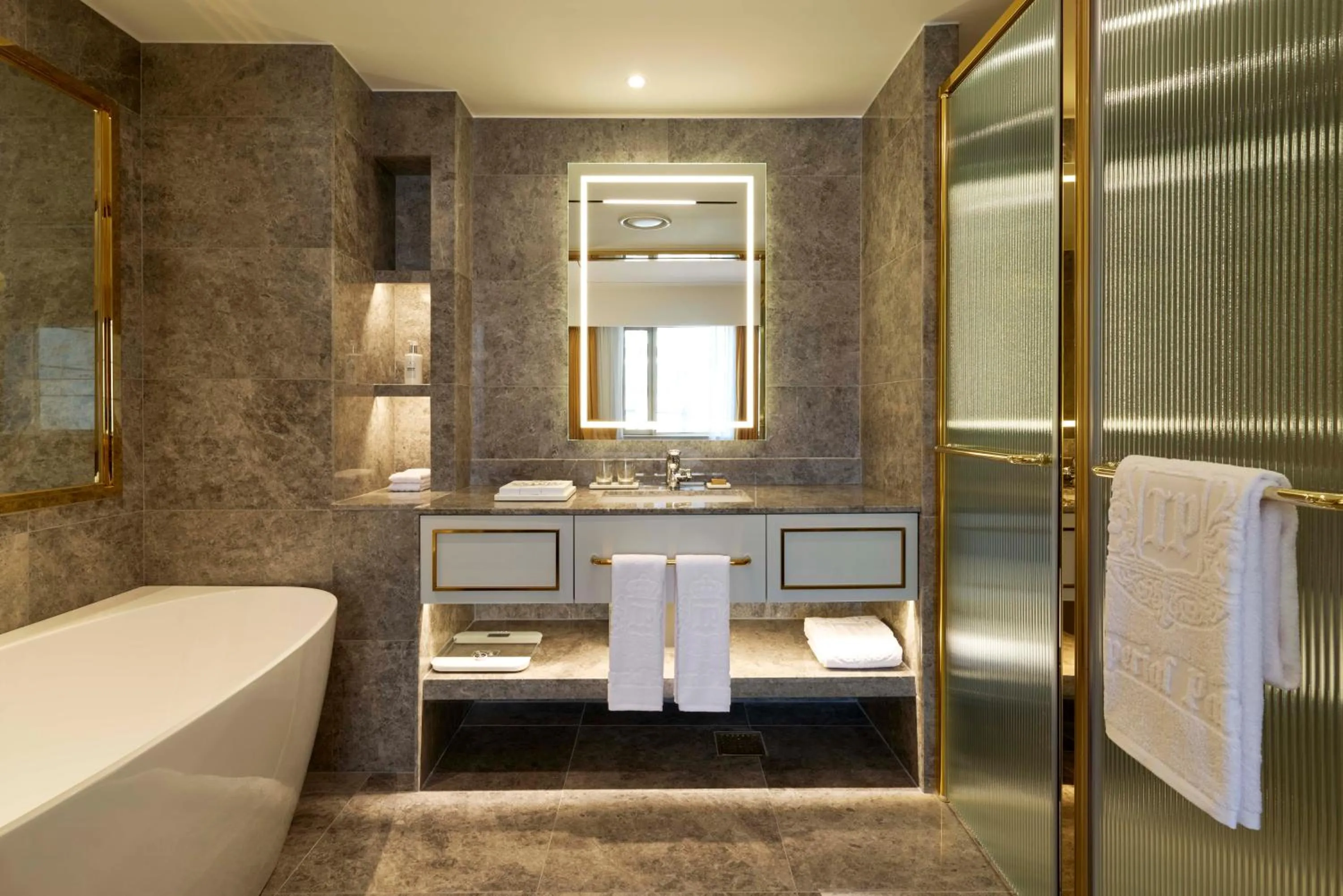 Bathroom in Grand Mercure Imperial Palace Seoul Gangnam