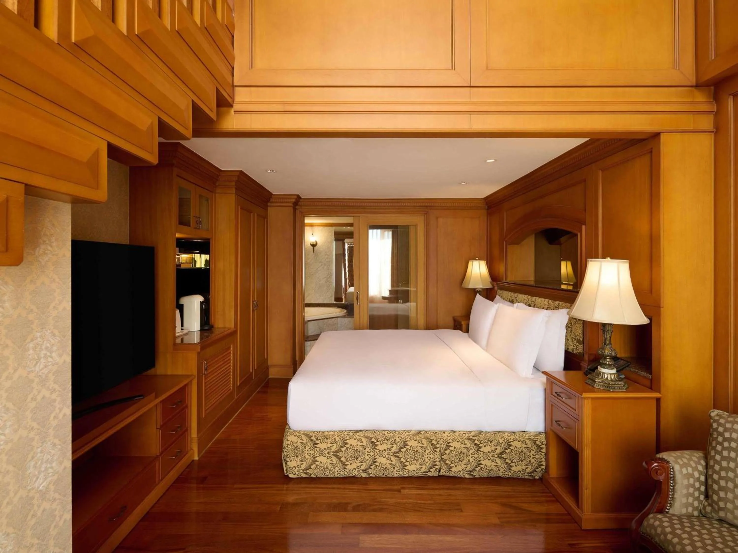 Bedroom, Bed in Grand Mercure Imperial Palace Seoul Gangnam