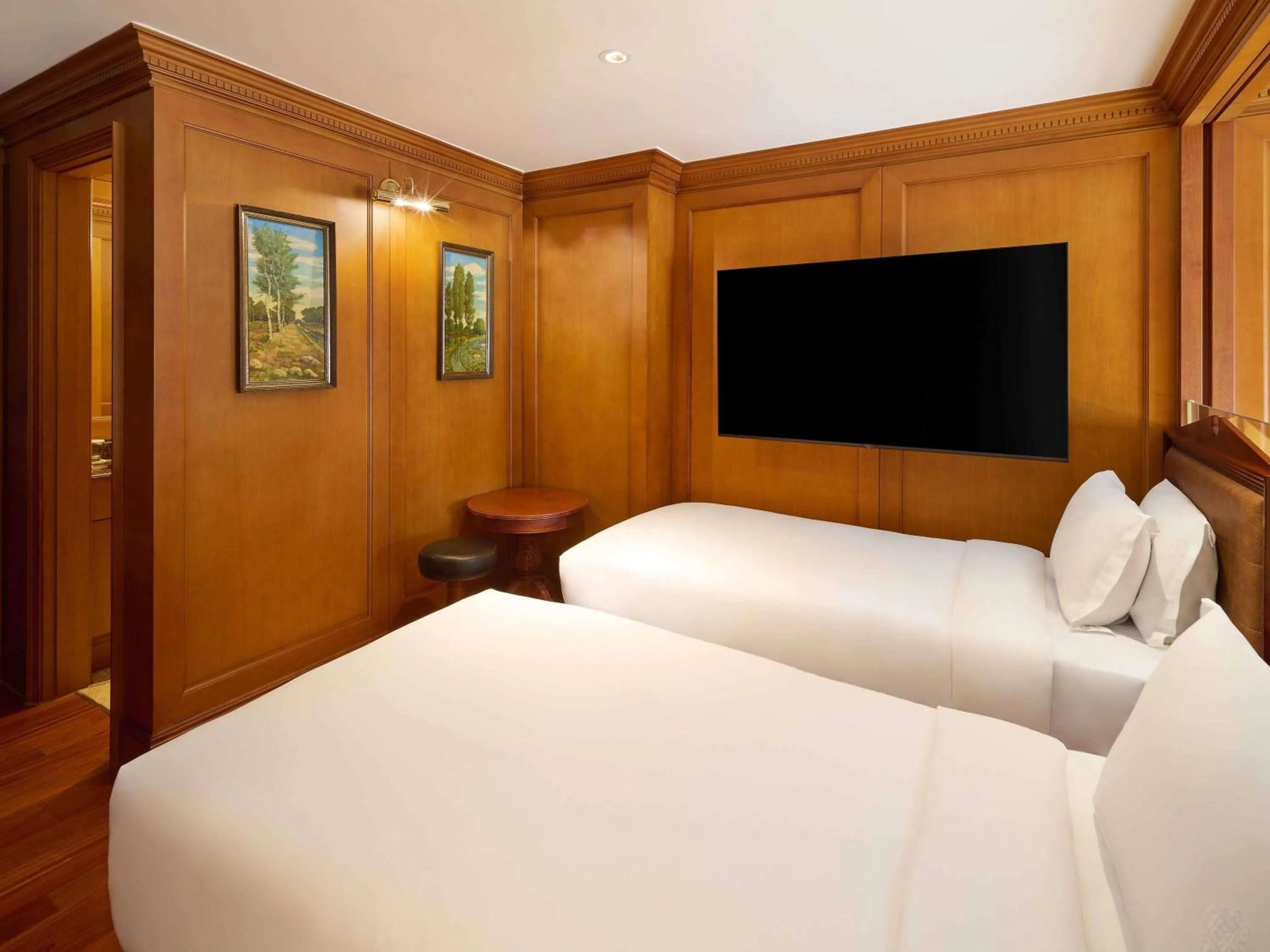 Bedroom, Bed in Grand Mercure Imperial Palace Seoul Gangnam