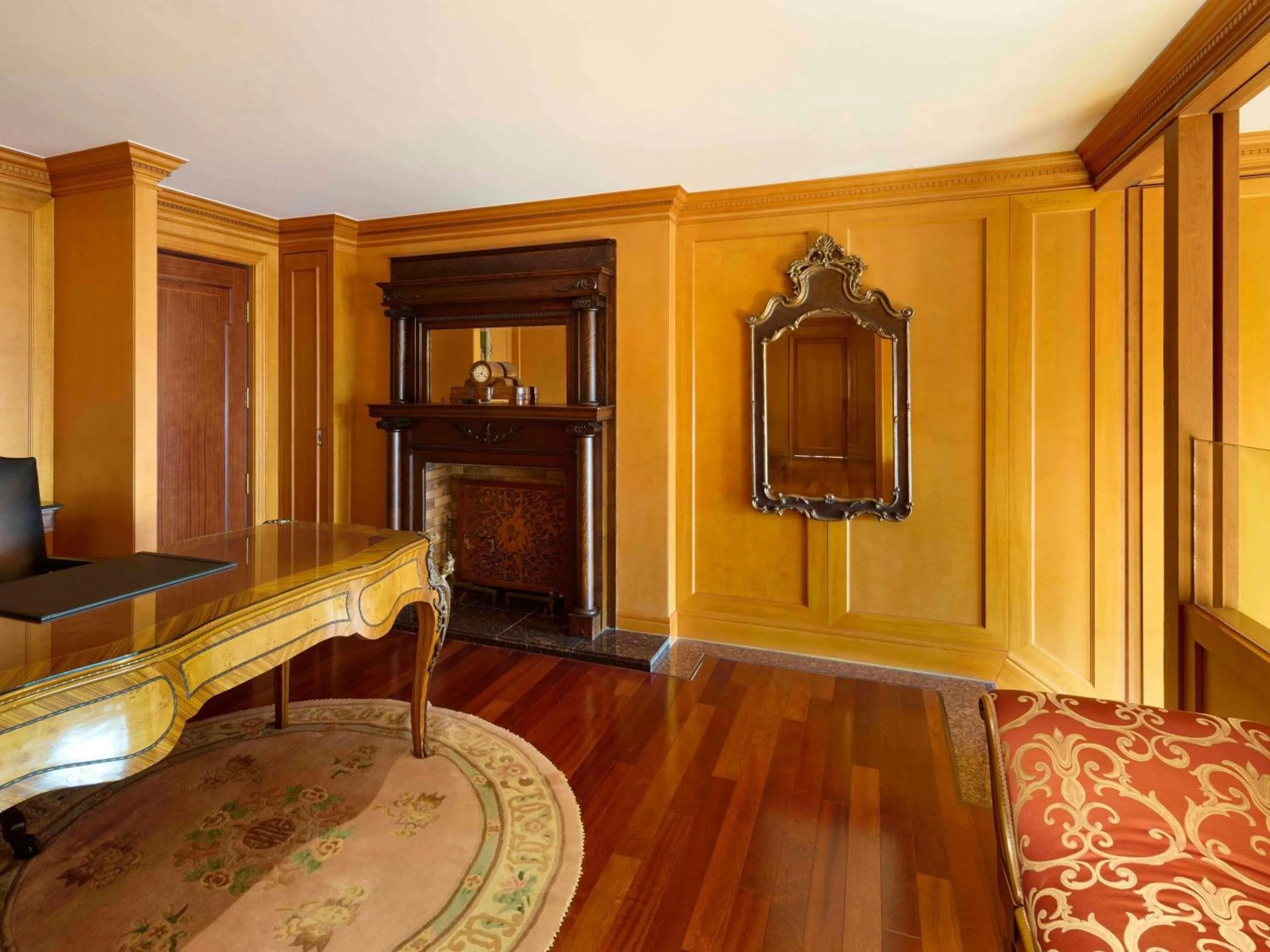 Bedroom in Grand Mercure Imperial Palace Seoul Gangnam