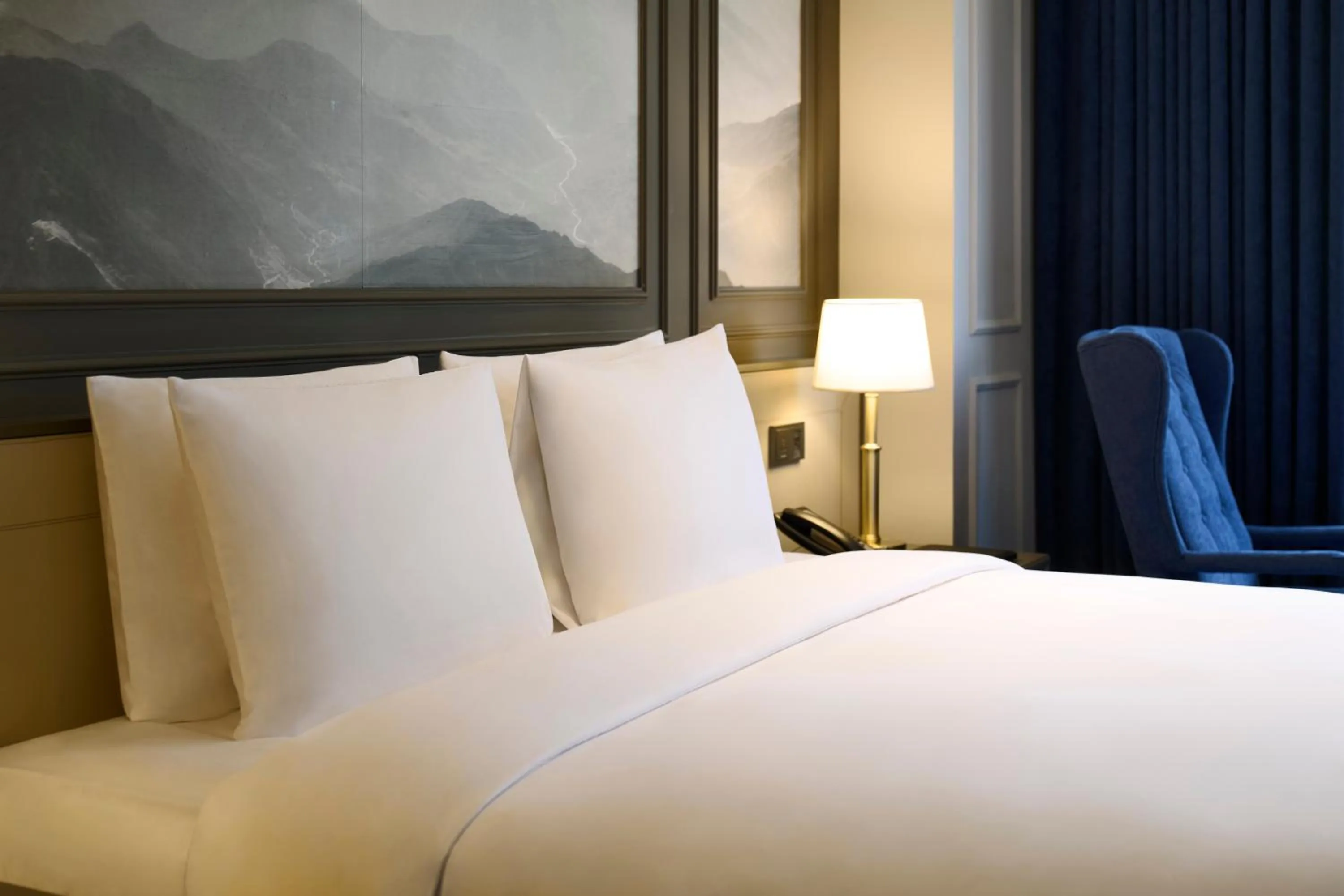 Bed in Grand Mercure Imperial Palace Seoul Gangnam