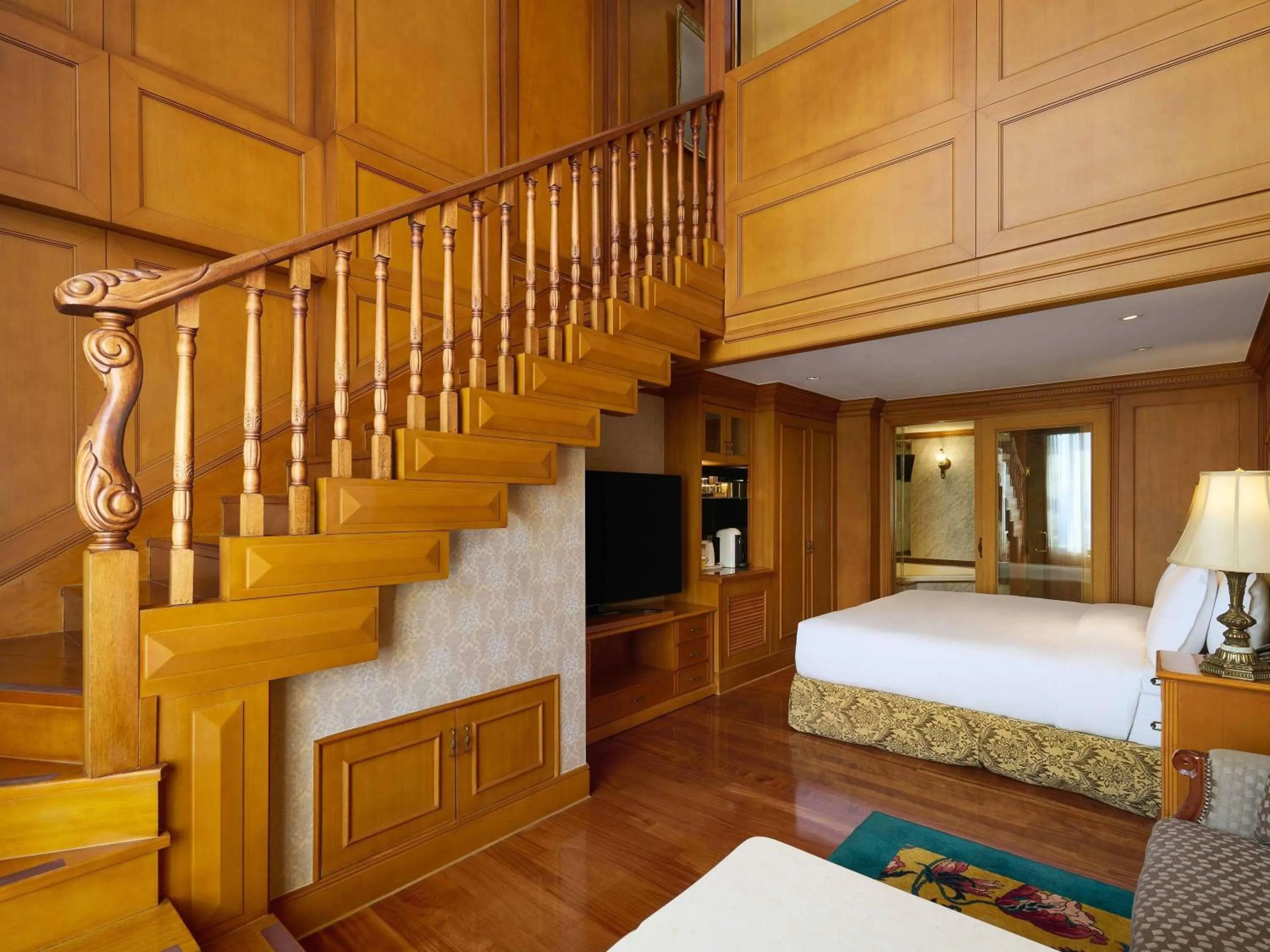 Bedroom, Bed in Grand Mercure Imperial Palace Seoul Gangnam