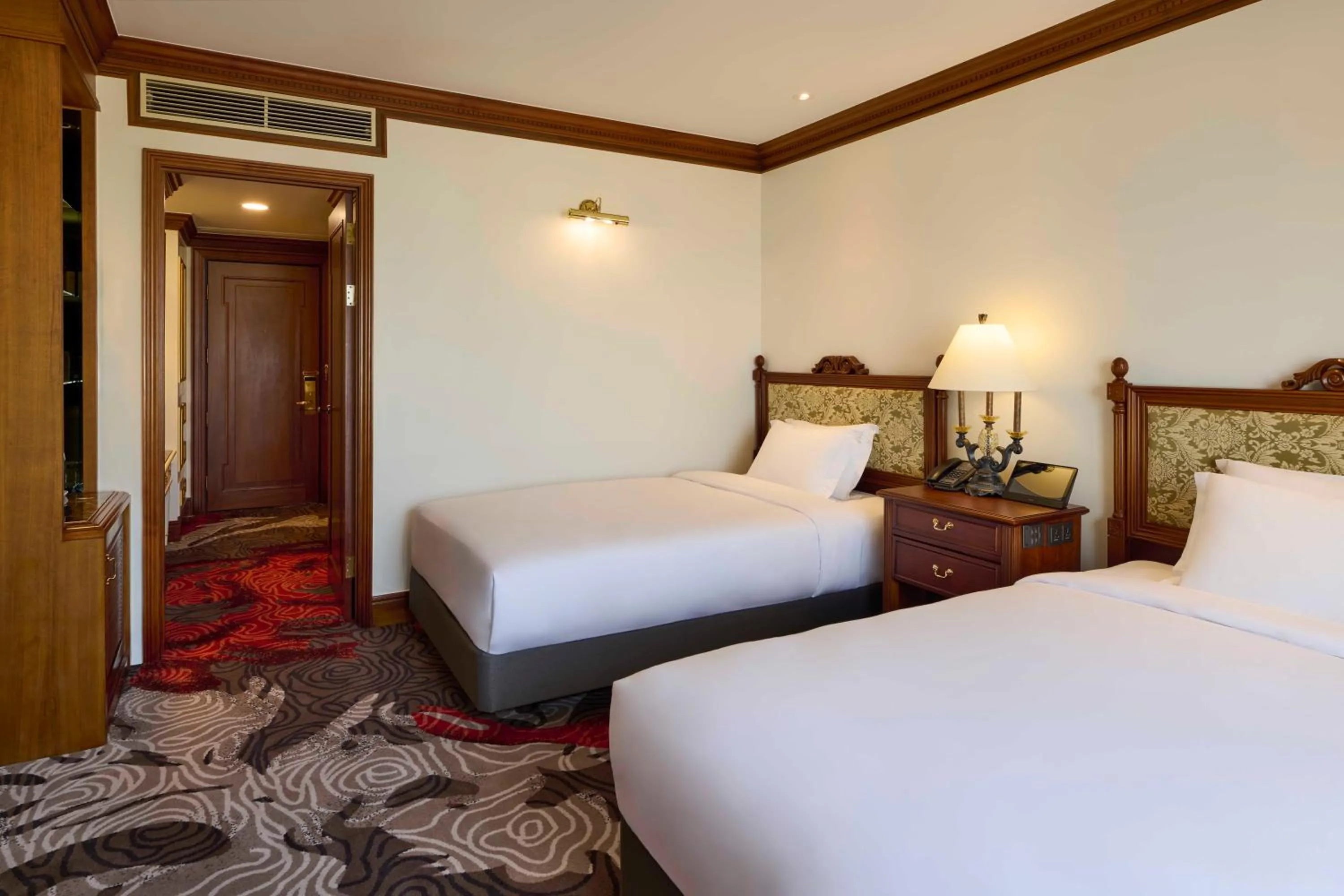 Bed in Grand Mercure Imperial Palace Seoul Gangnam