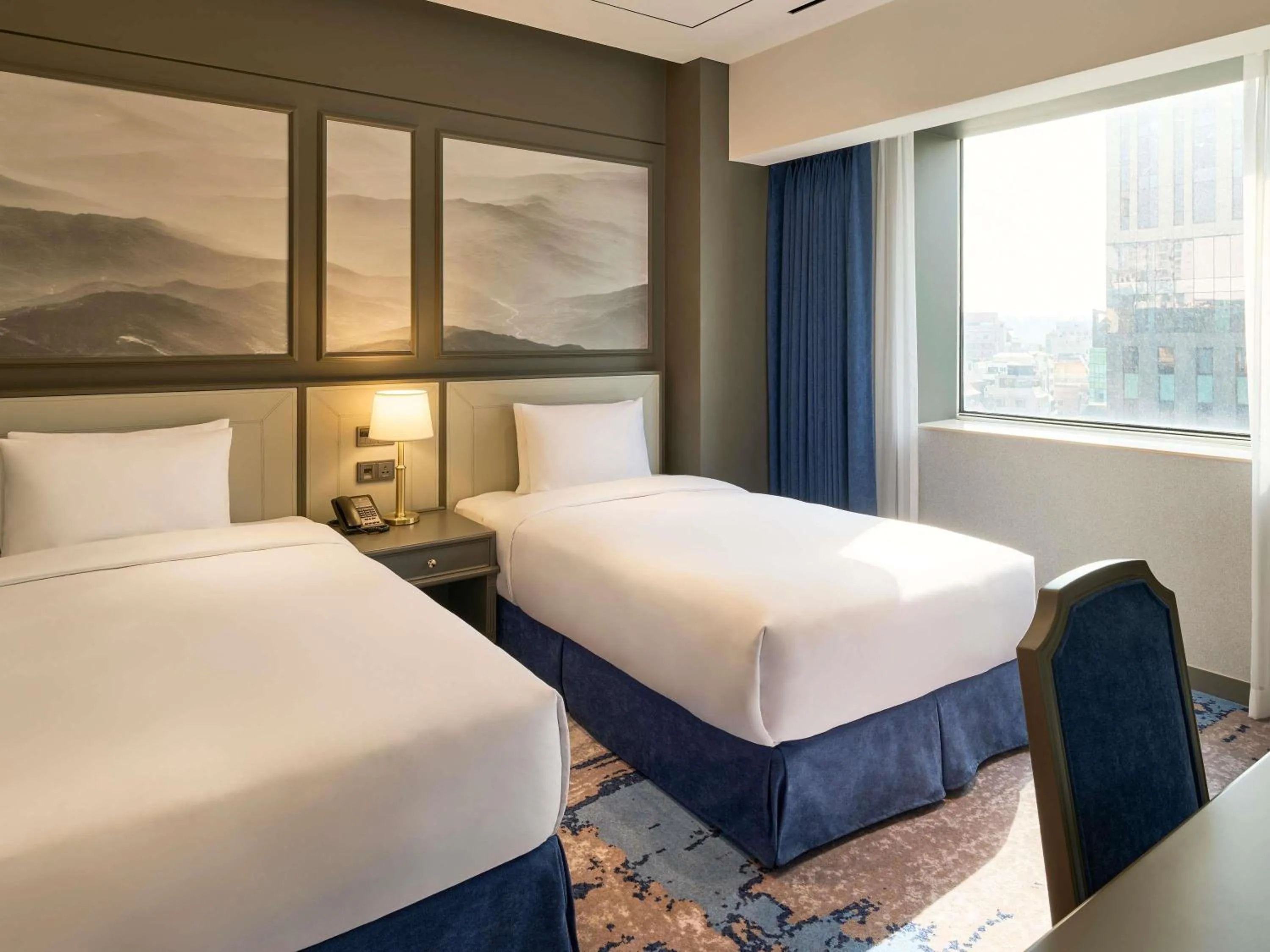 Bedroom, Bed in Grand Mercure Imperial Palace Seoul Gangnam