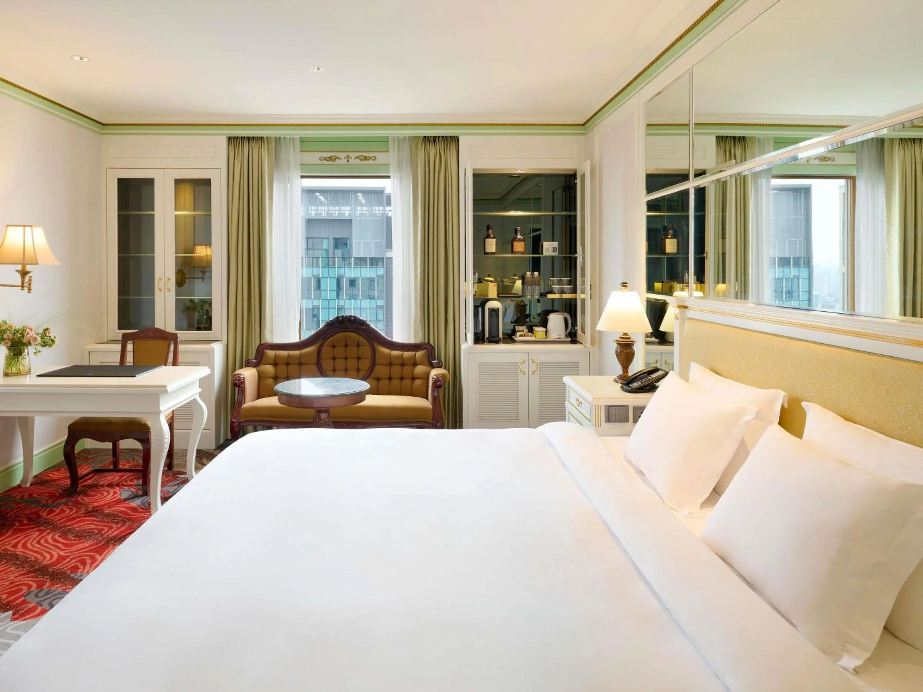 Bedroom, Bed in Grand Mercure Imperial Palace Seoul Gangnam