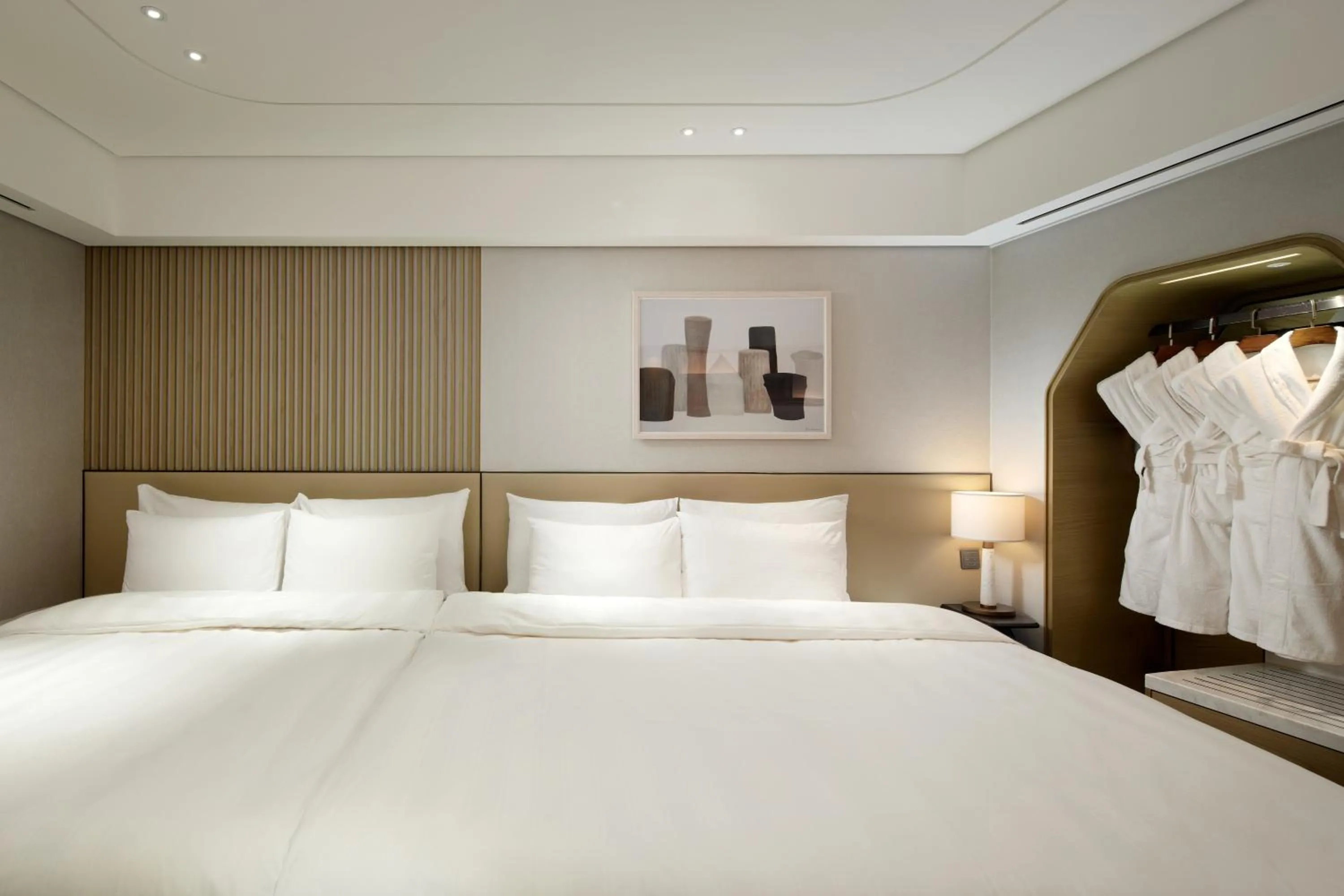 Bedroom, Bed in Lotte Hotel World
