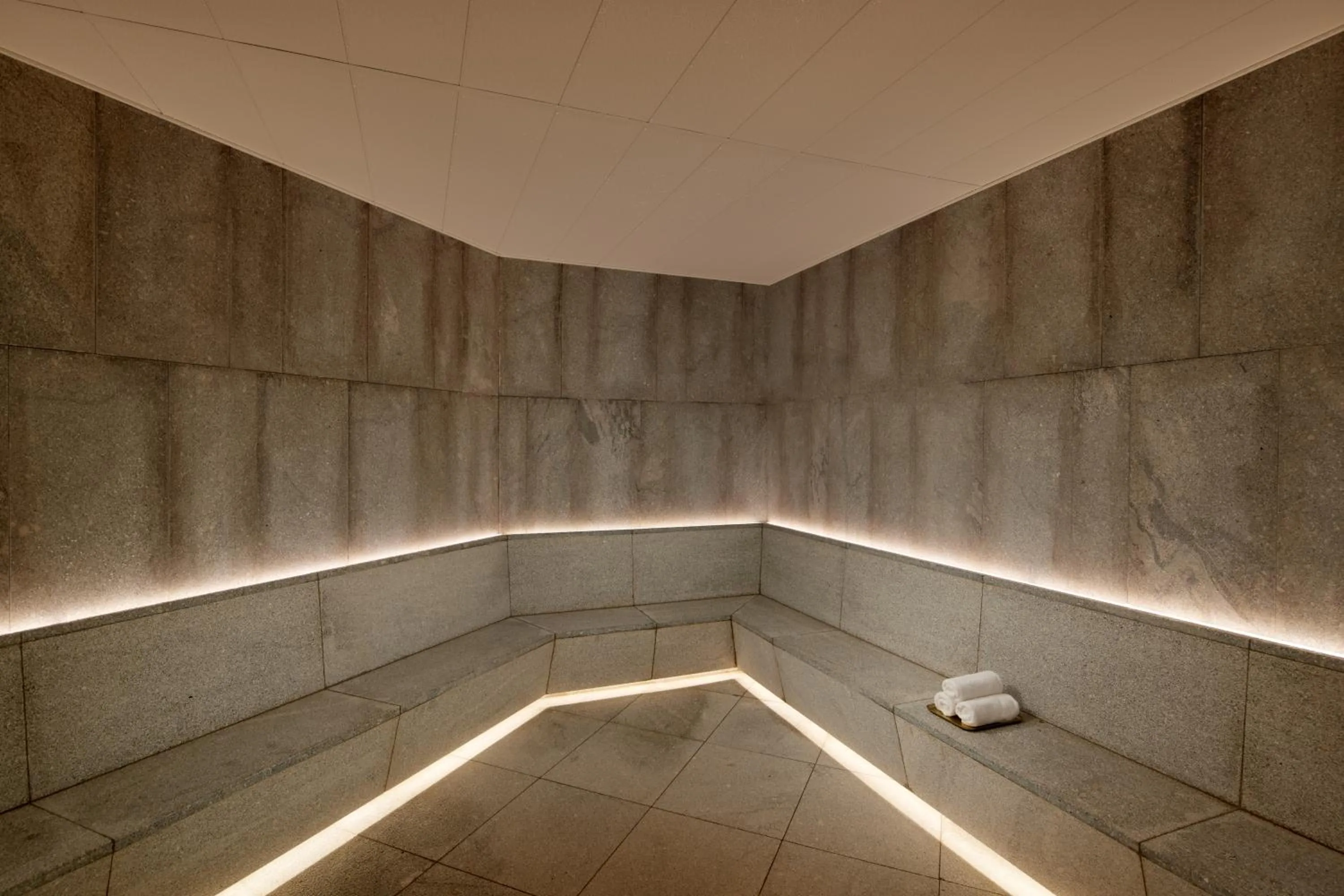 Sauna in Lotte Hotel World